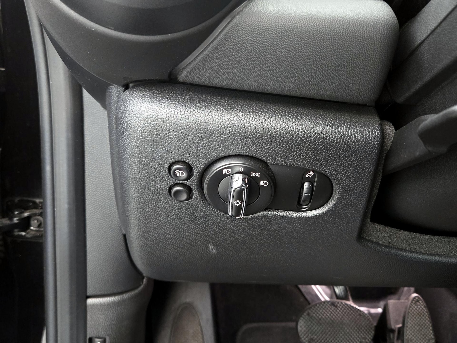 2022 MINI Hardtop 2 Door SE - Photo 14
