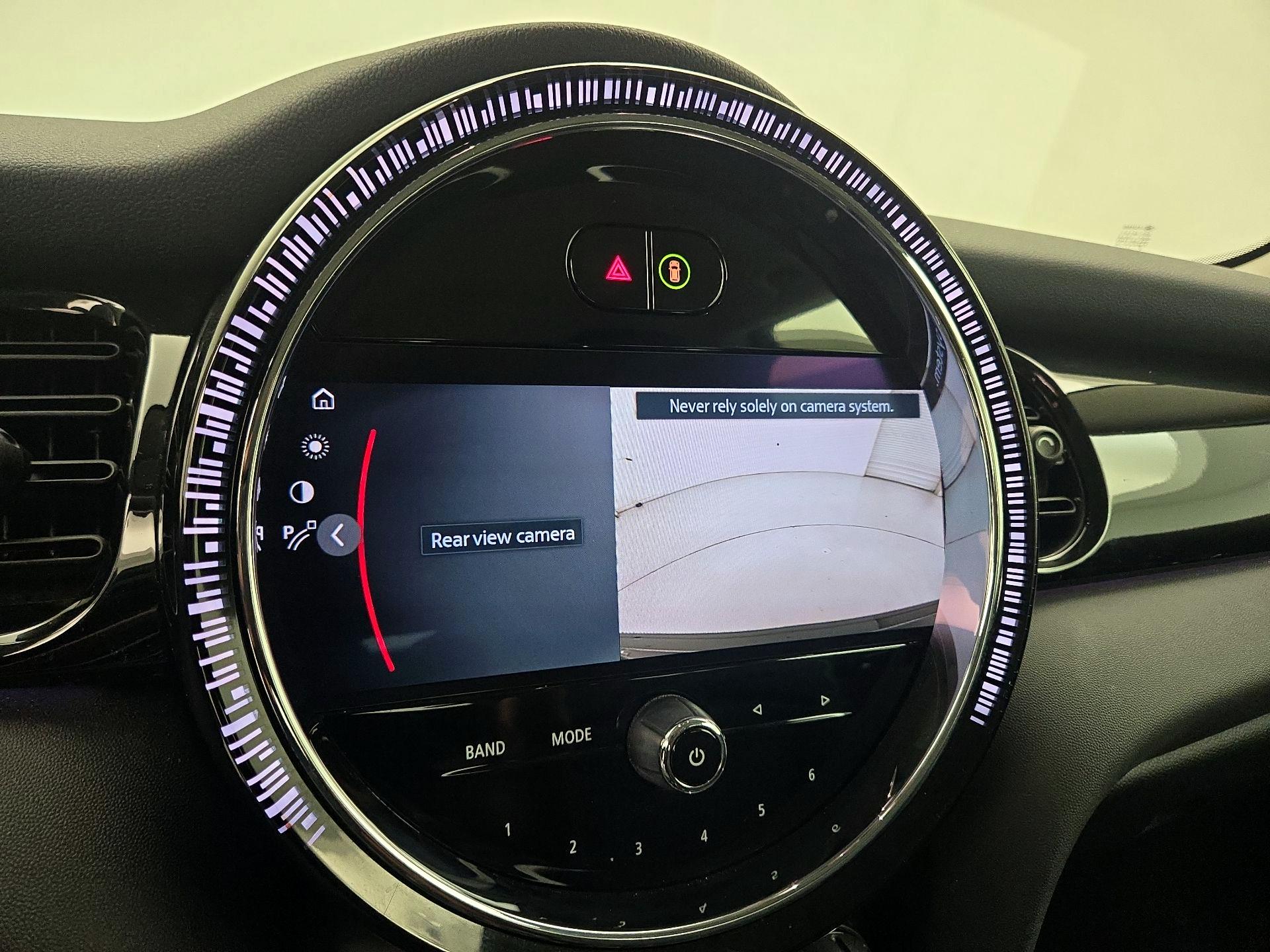 Thumbnail: 2022 MINI Cooper Hardtop - 15