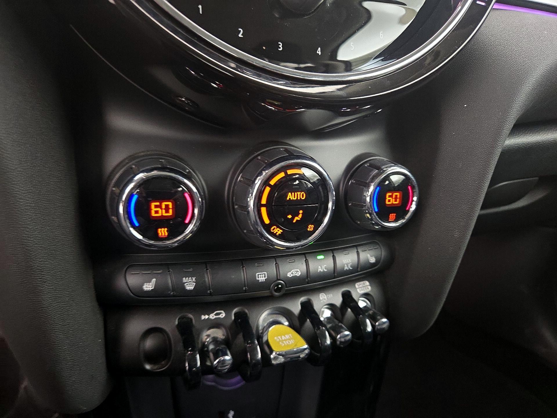 Thumbnail: 2022 MINI Cooper Hardtop - 17