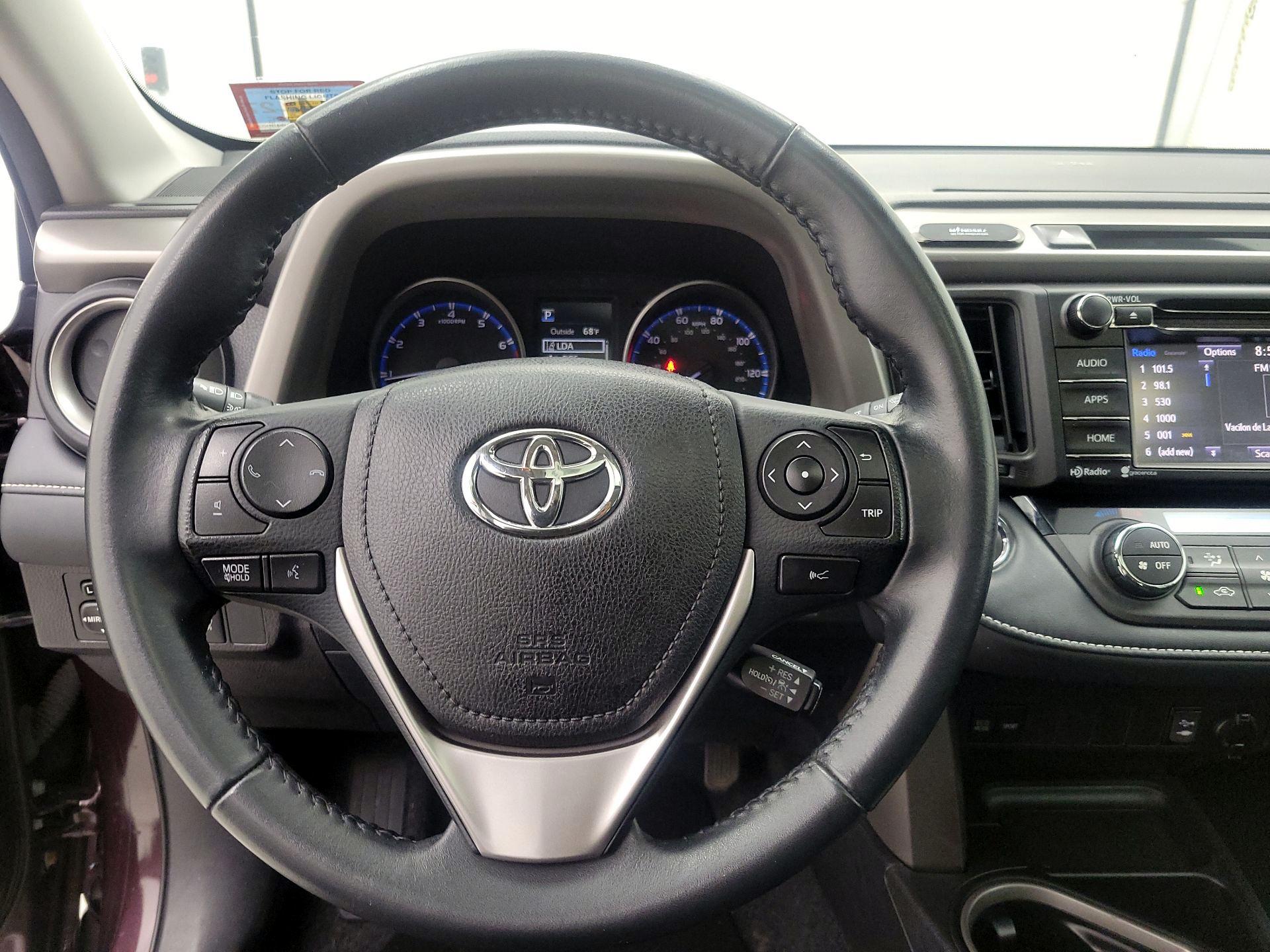 Thumbnail: 2018 Toyota RAV4 - 10