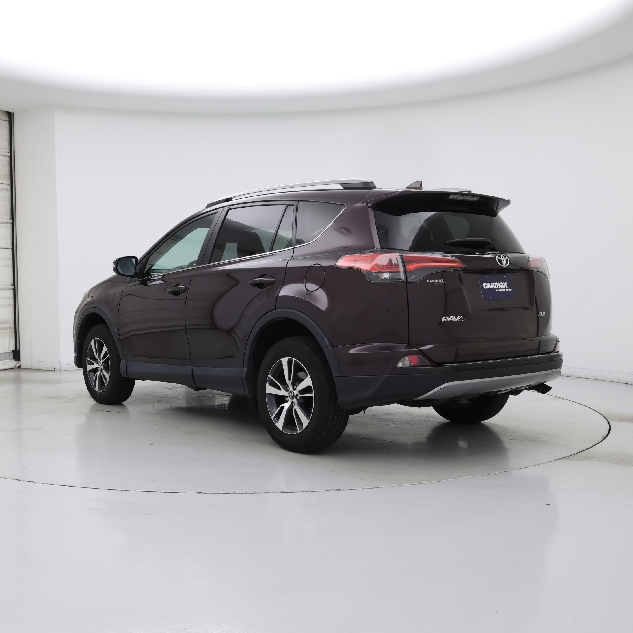 Thumbnail: 2018 Toyota RAV4 - 2