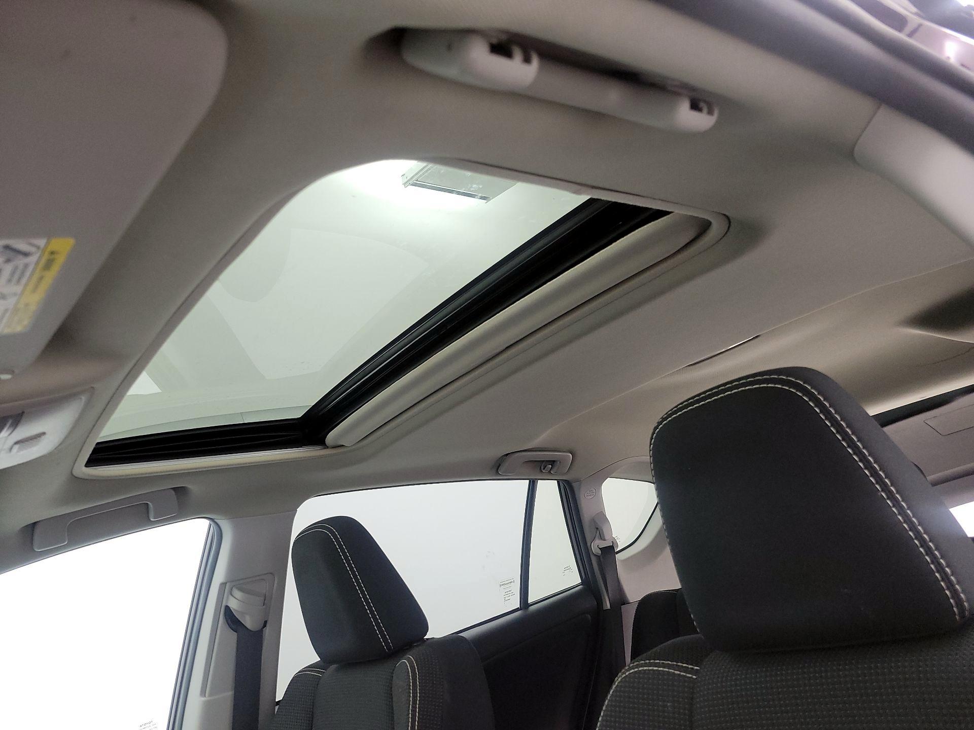 Thumbnail: 2018 Toyota RAV4 - 19