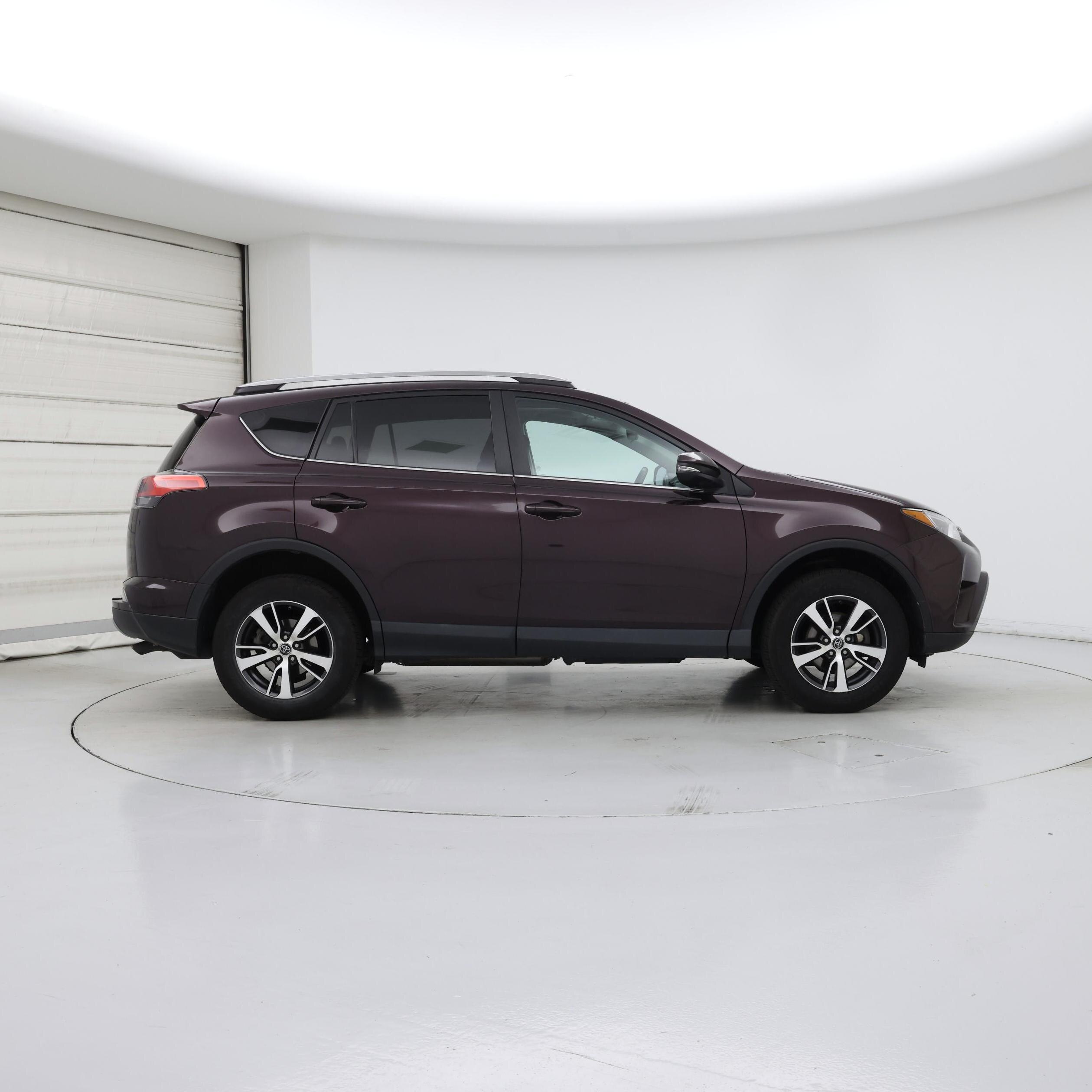 Thumbnail: 2018 Toyota RAV4 - 7