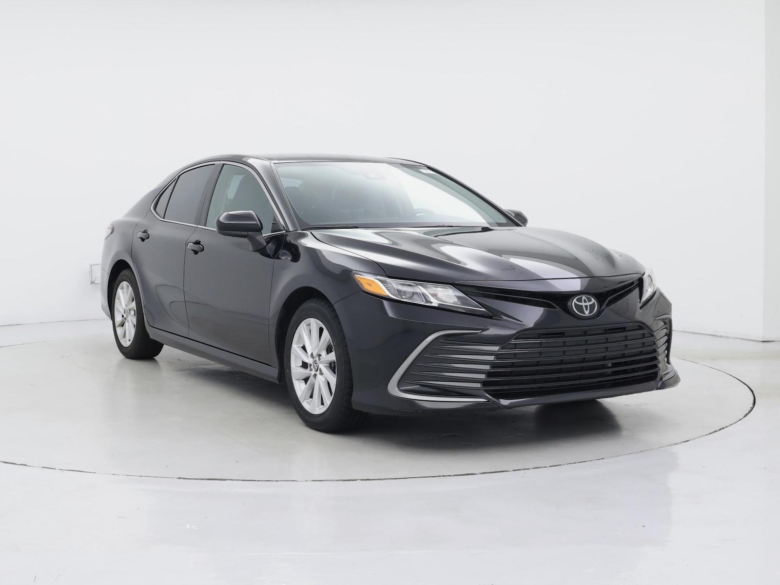 2024 Toyota Camry LE - Photo 2