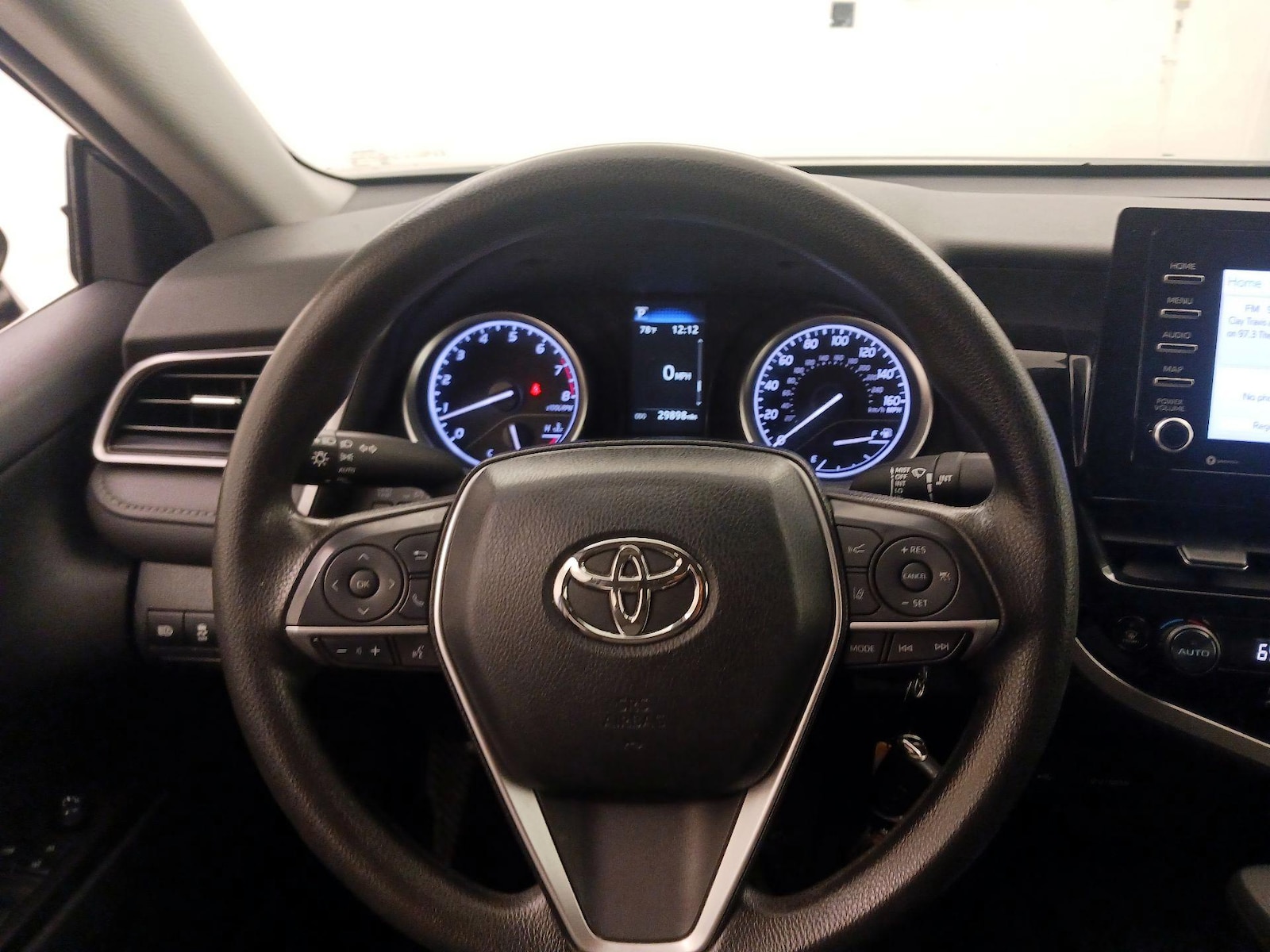 2024 Toyota Camry LE - Photo 11