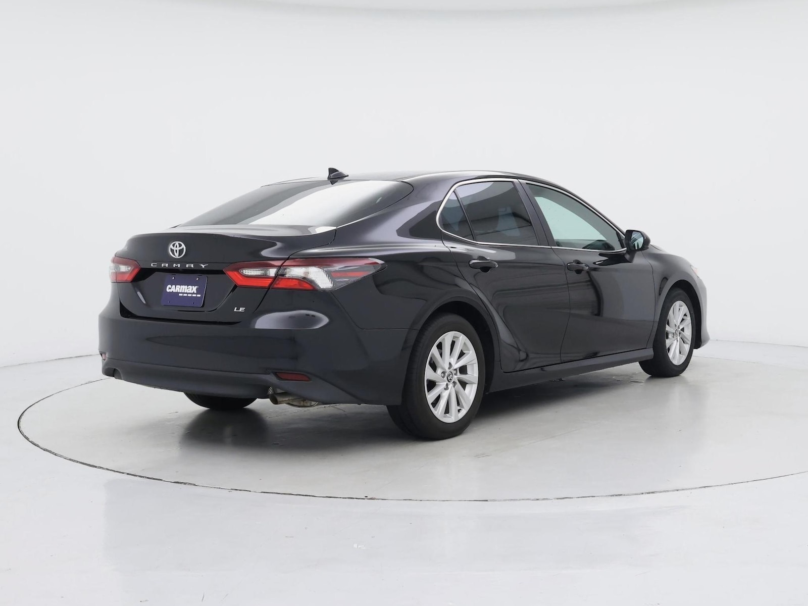 2024 Toyota Camry LE - Photo 9