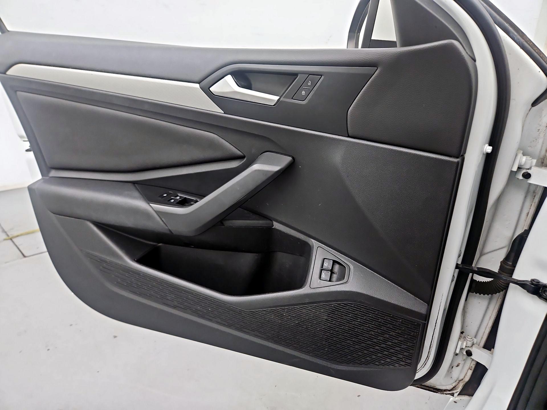 Thumbnail: 2021 Volkswagen Jetta - 12
