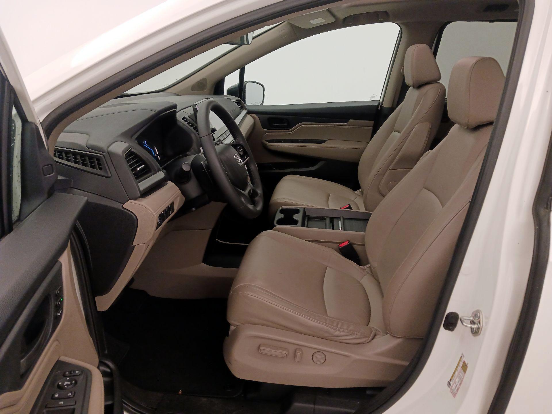 Thumbnail: 2019 Honda Odyssey - 11