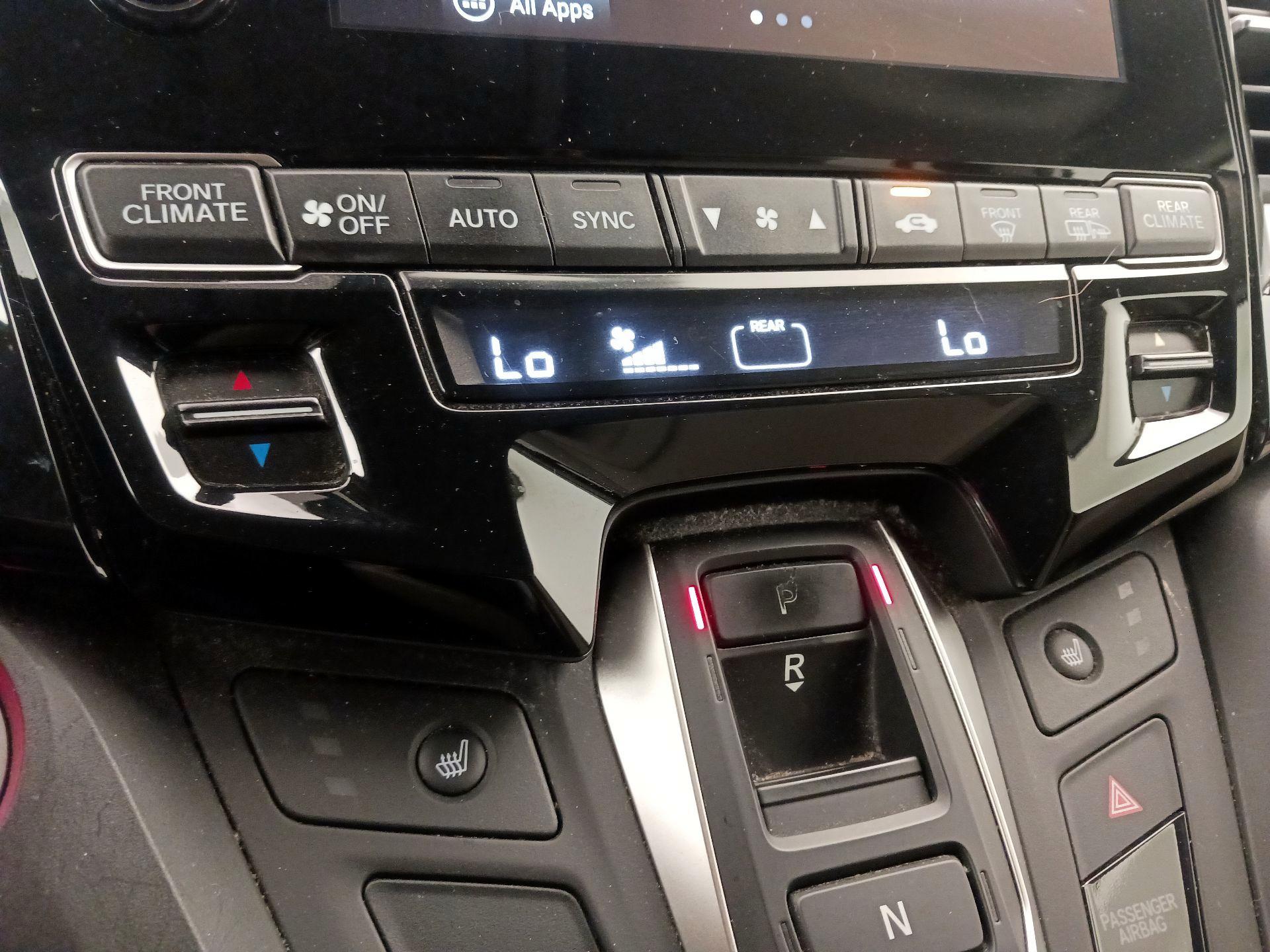 Thumbnail: 2019 Honda Odyssey - 16