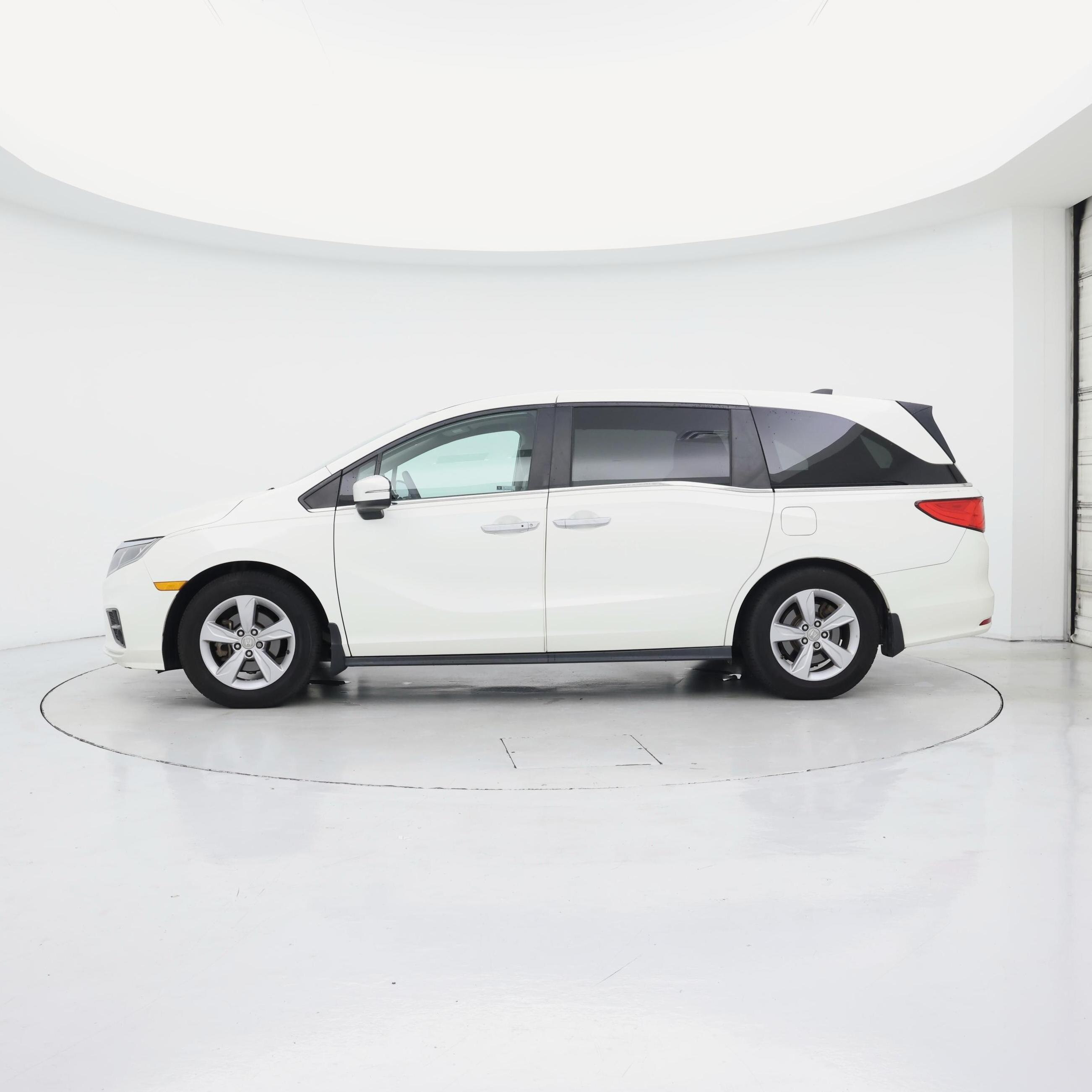 Thumbnail: 2019 Honda Odyssey - 3