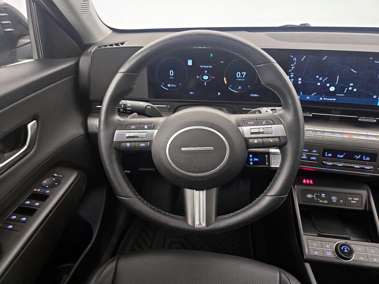 2024 Hyundai Kona Limited - Photo 11