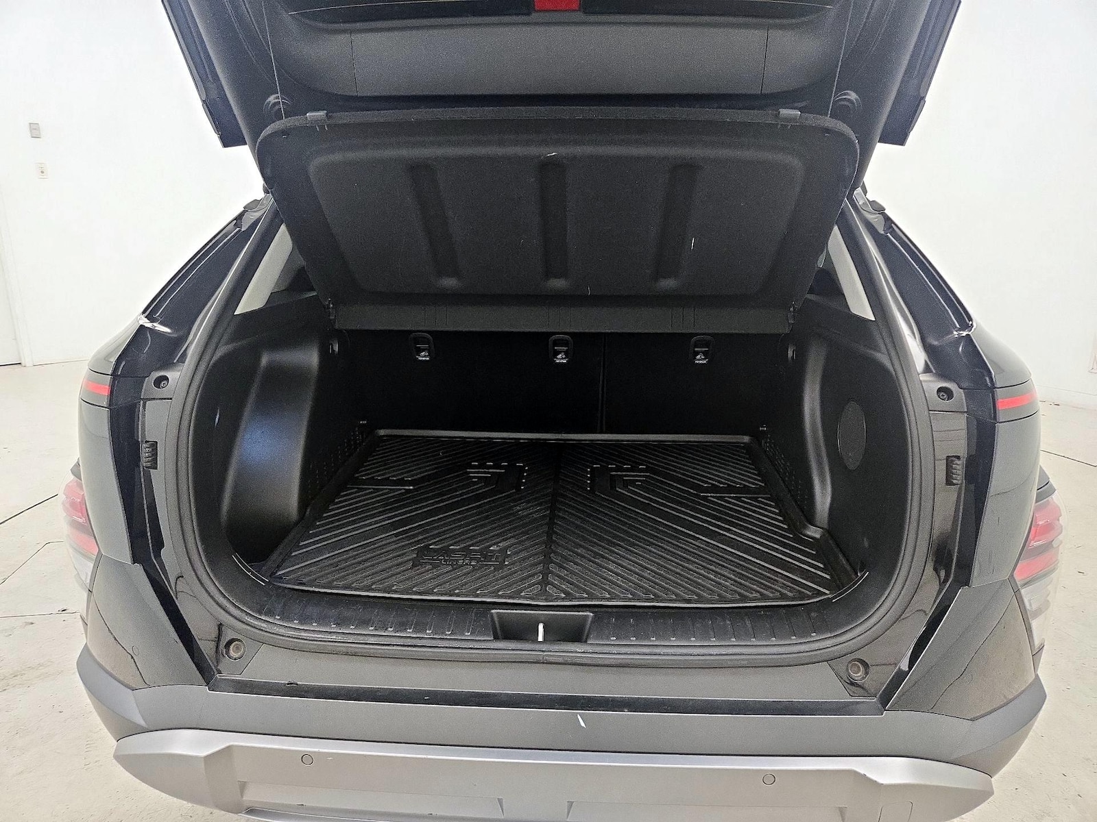 2024 Hyundai Kona Limited - Photo 23