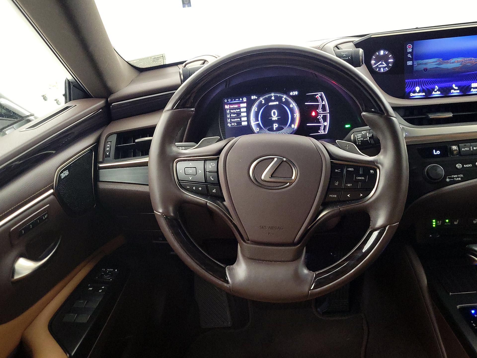 Thumbnail: 2020 Lexus ES - 10