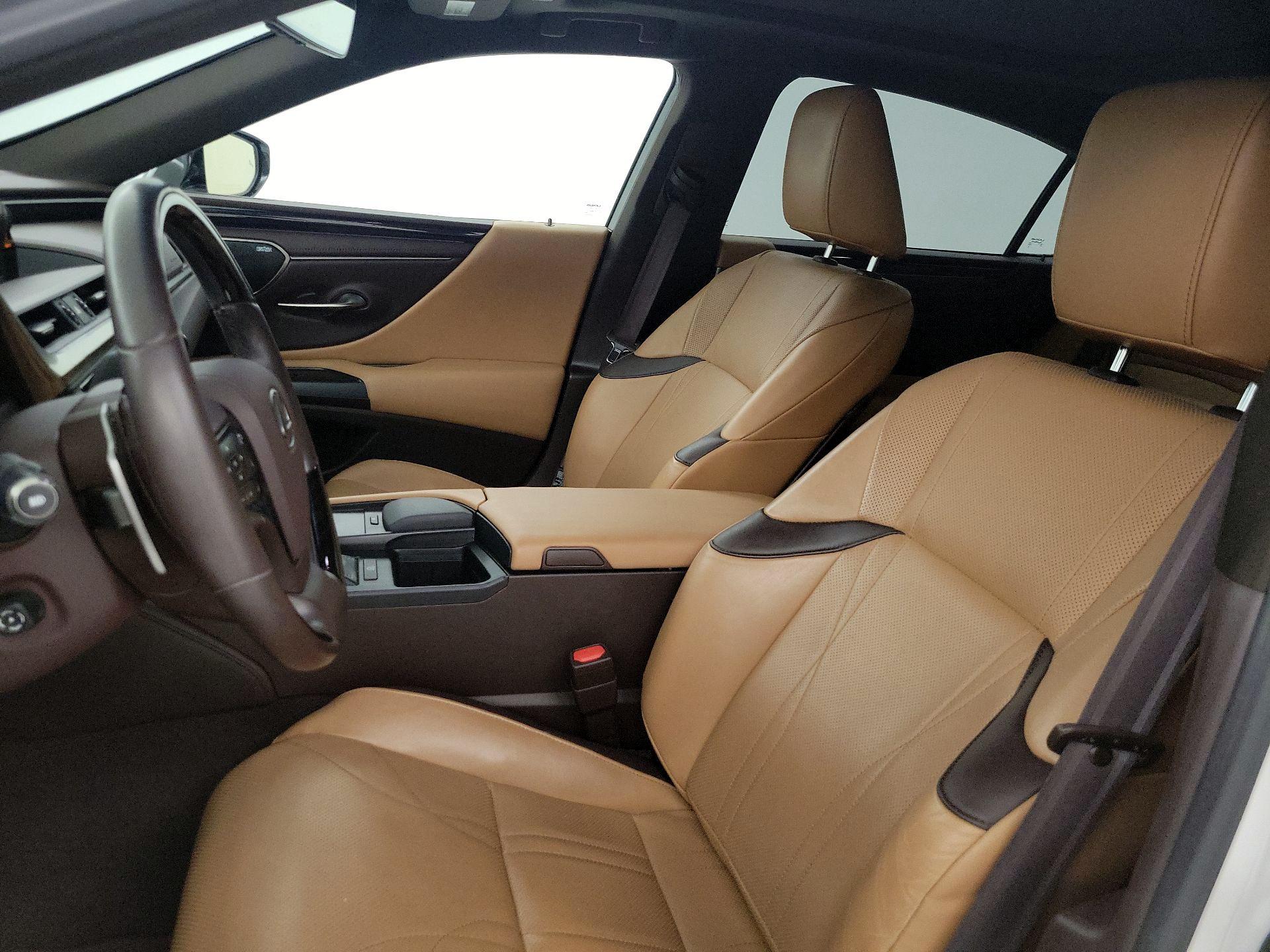 Thumbnail: 2020 Lexus ES - 11