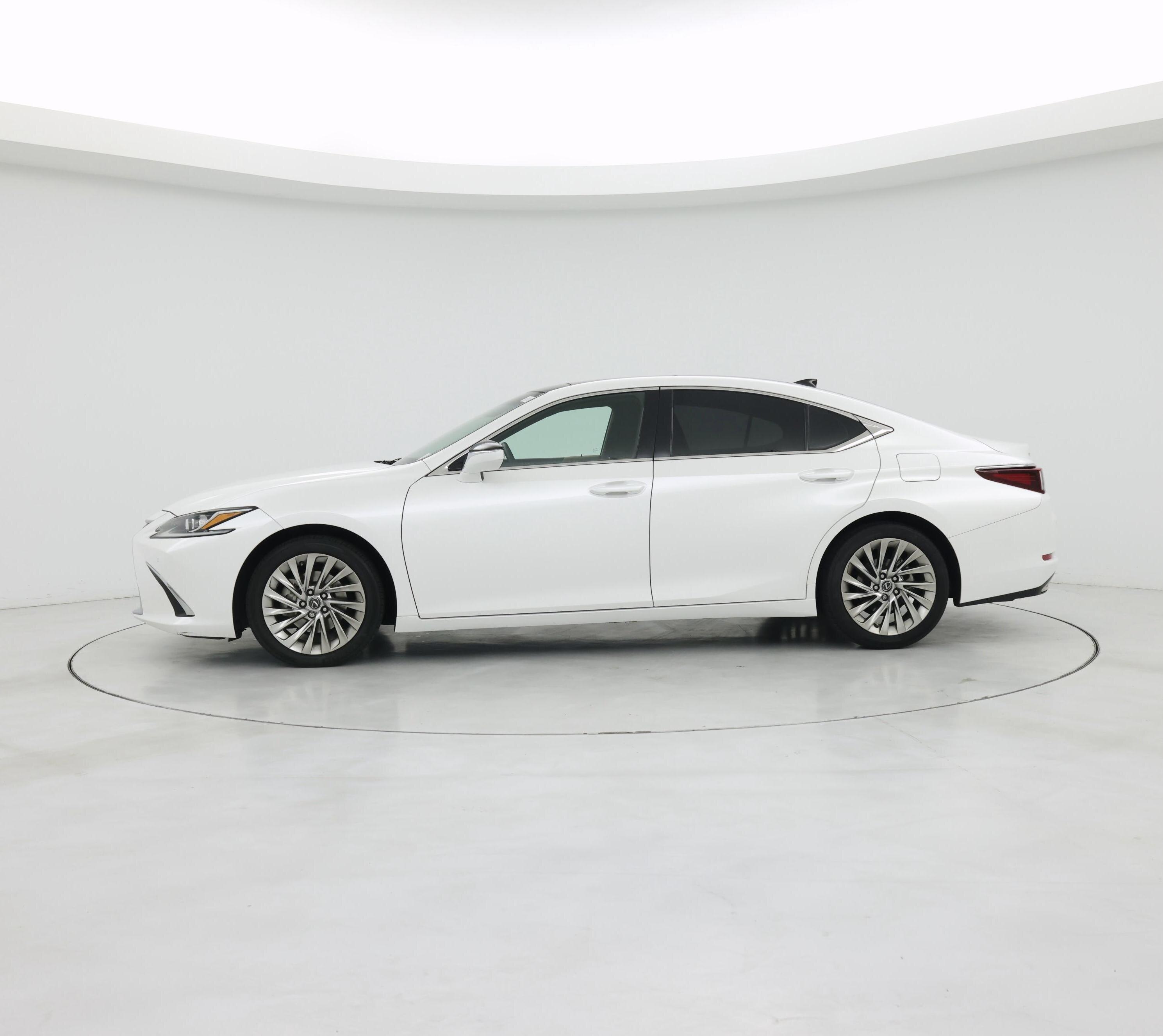 Thumbnail: 2020 Lexus ES - 3
