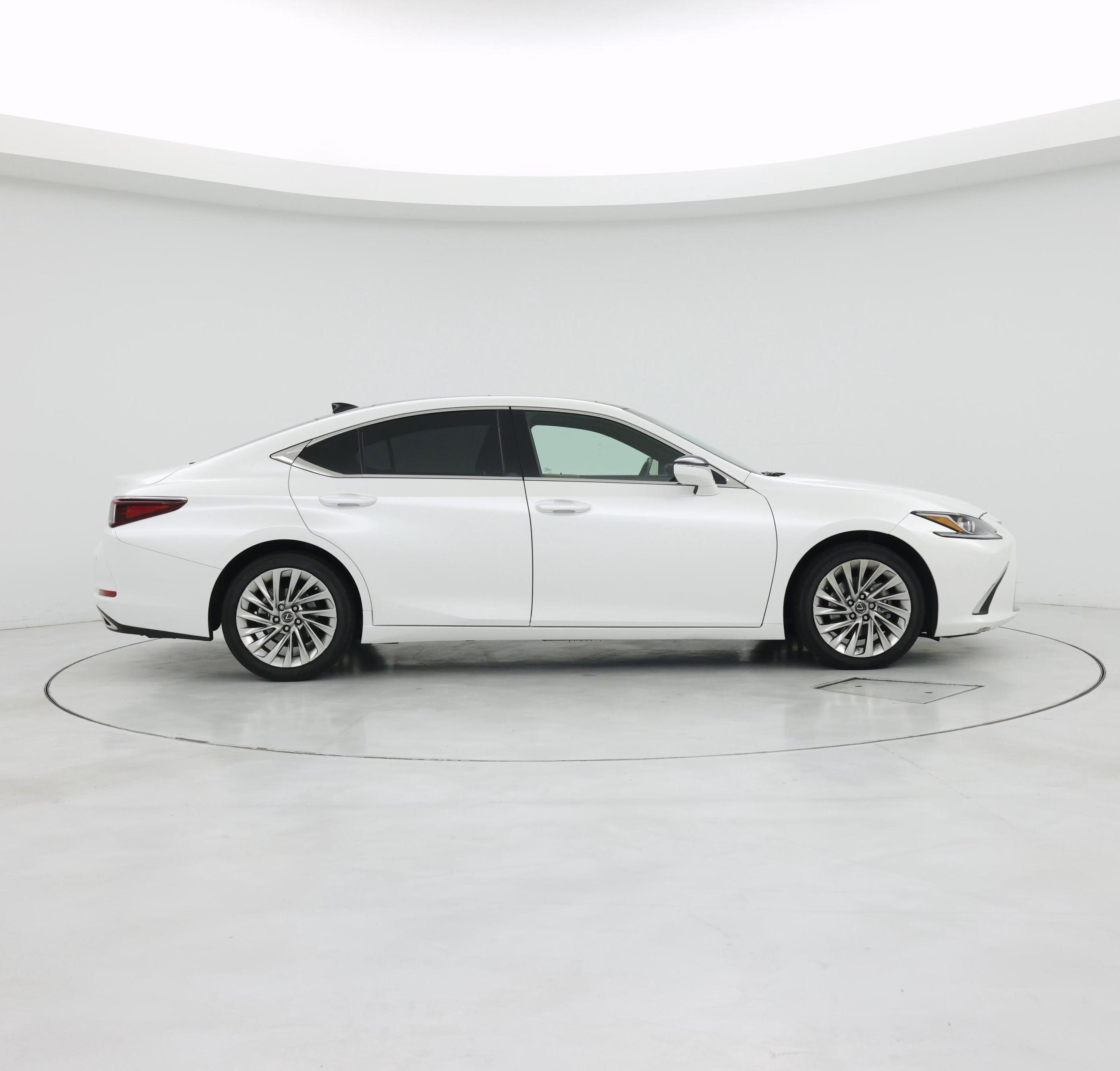 Thumbnail: 2020 Lexus ES - 7
