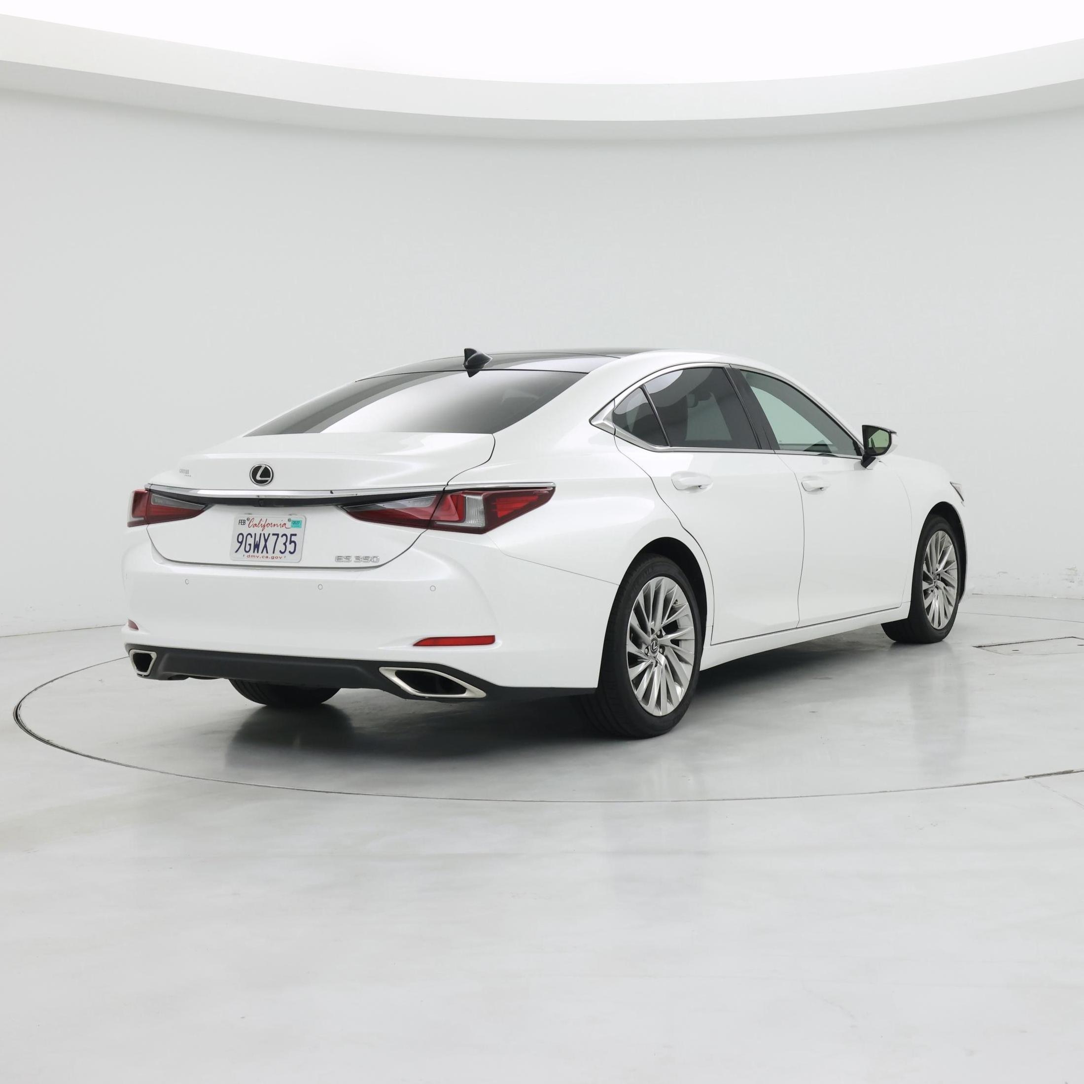 Thumbnail: 2020 Lexus ES - 8