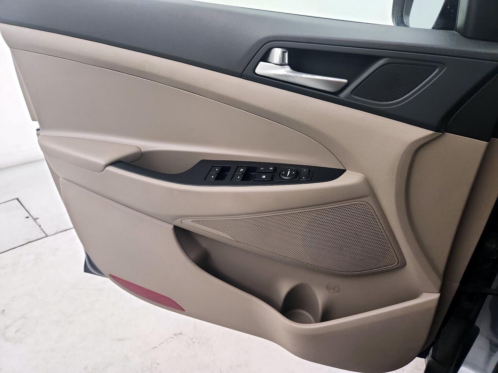 Thumbnail: 2020 Hyundai Tucson - 12