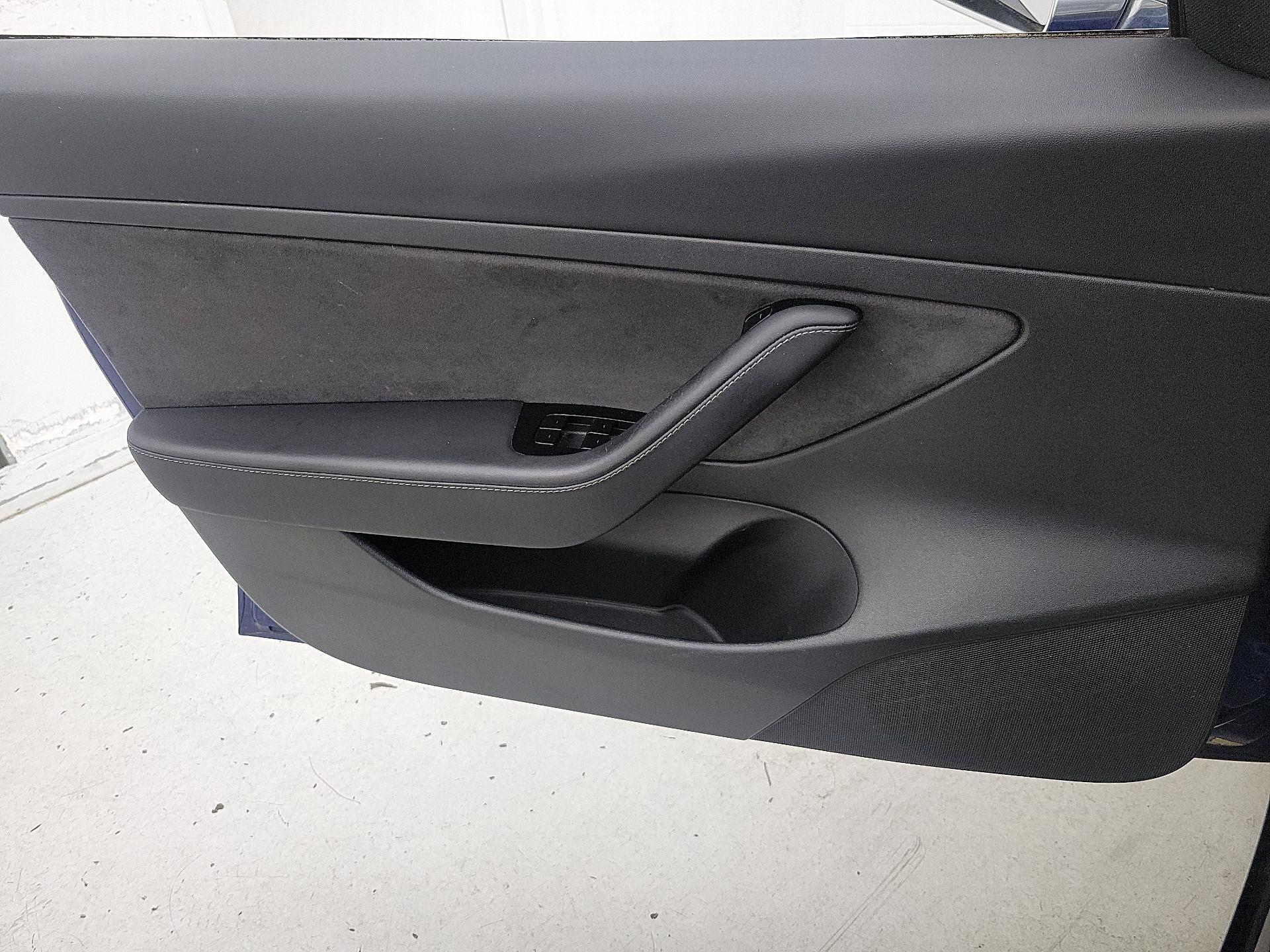 Thumbnail: 2020 Tesla Model 3 - 12