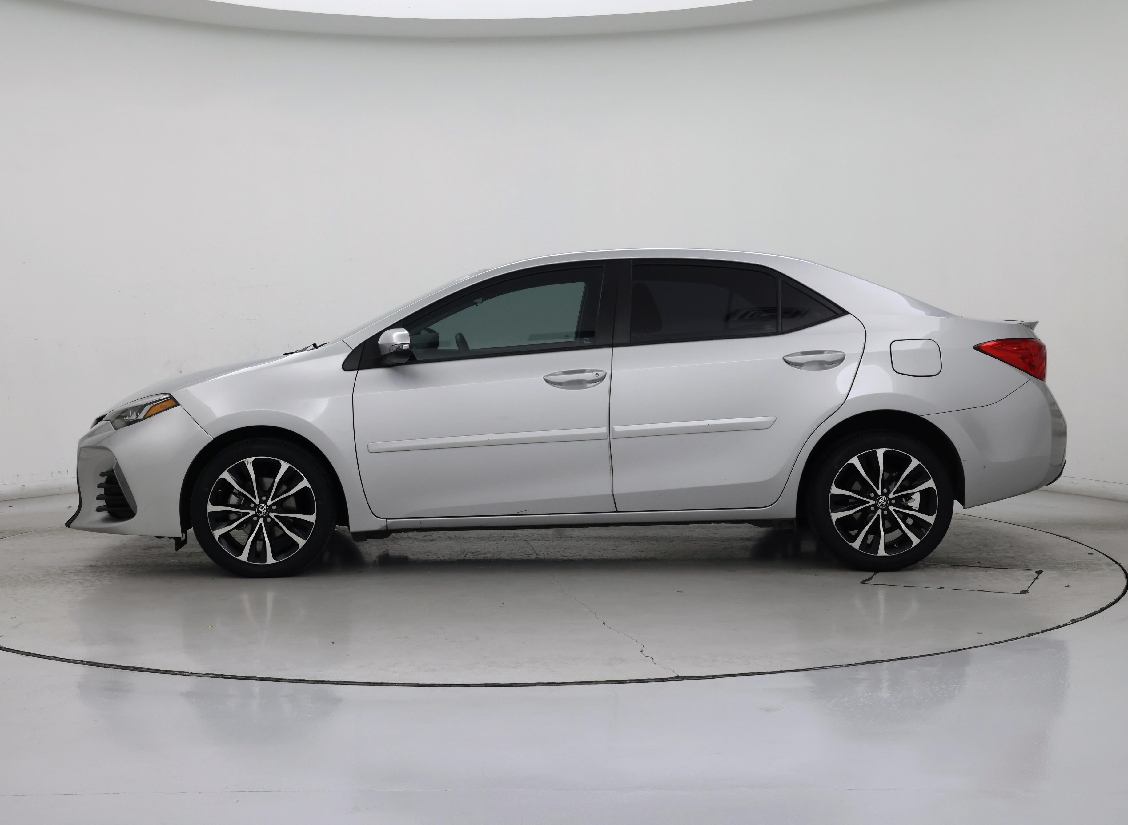 Thumbnail: 2017 Toyota Corolla - 3