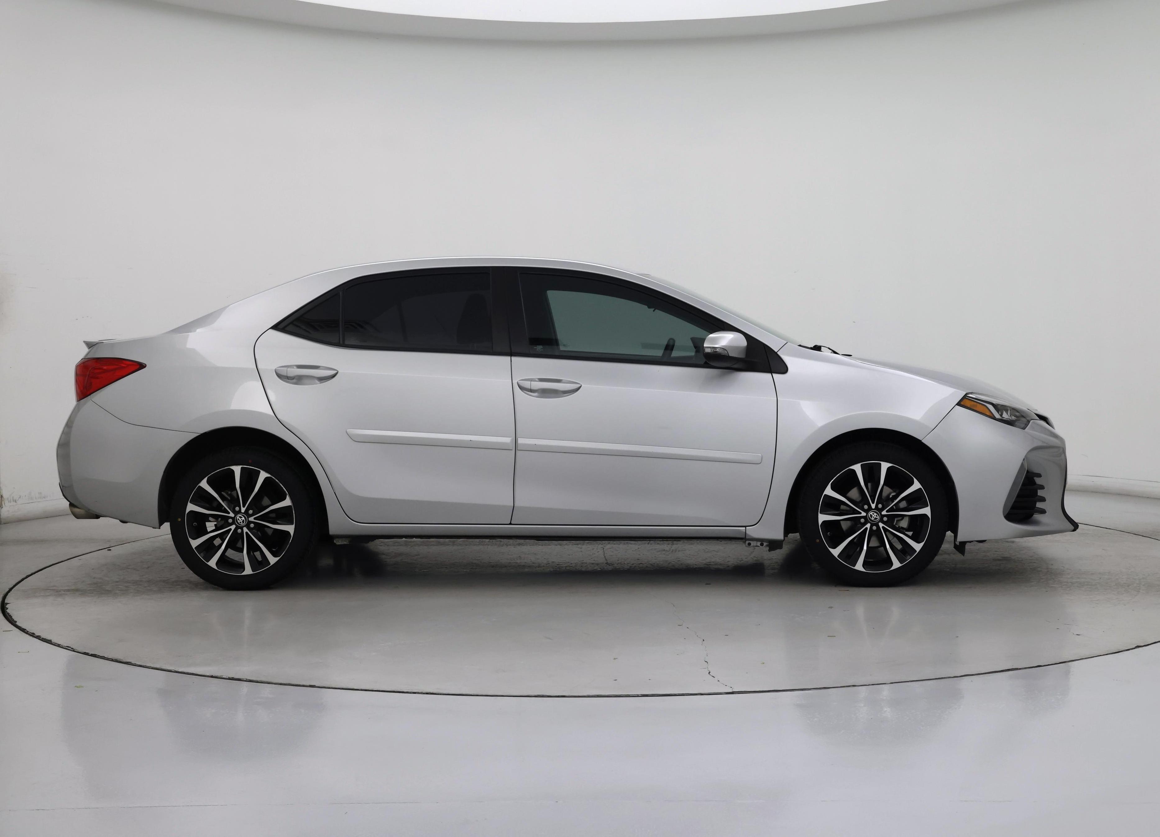 Thumbnail: 2017 Toyota Corolla - 7