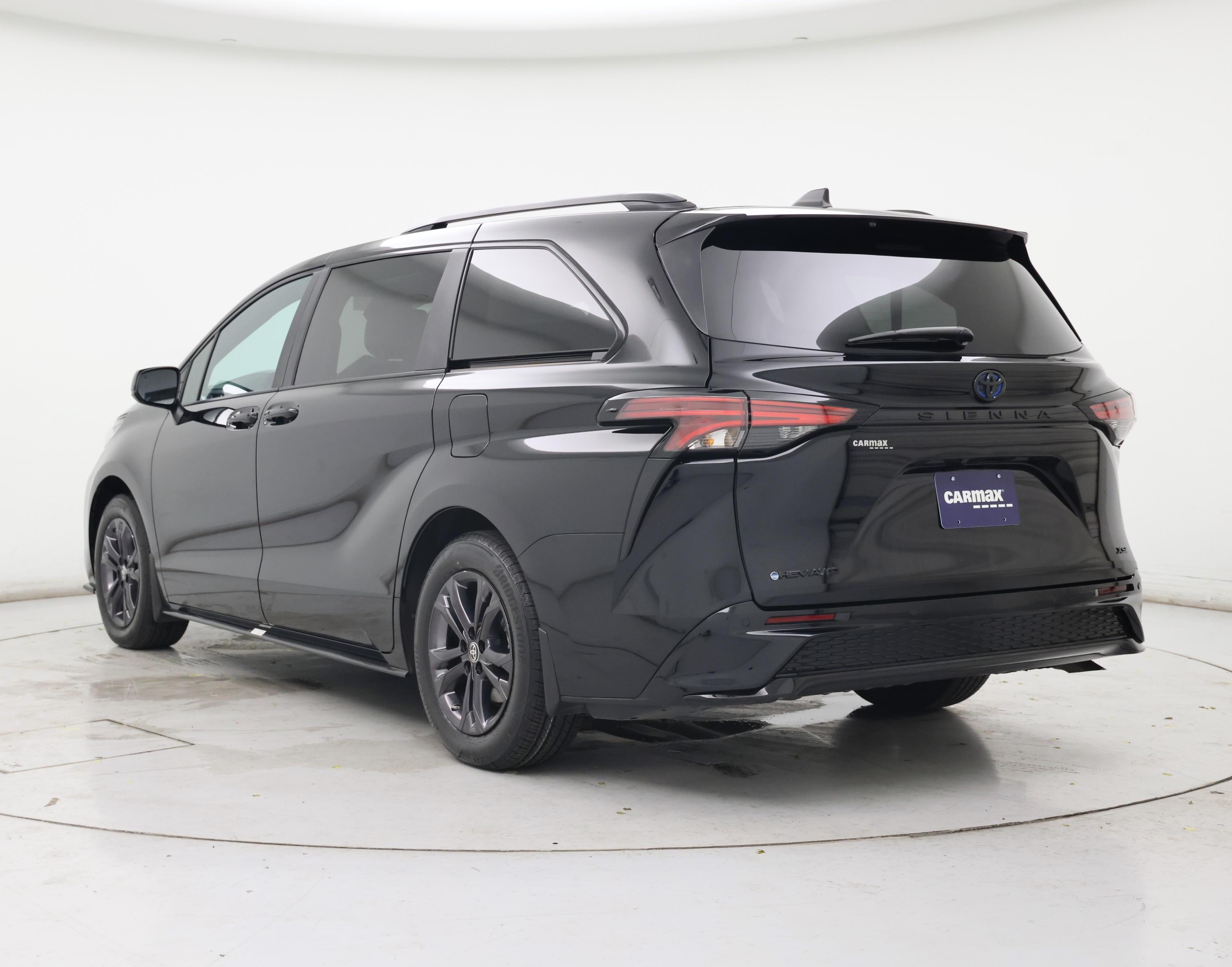 Thumbnail: 2025 Toyota Sienna - 2