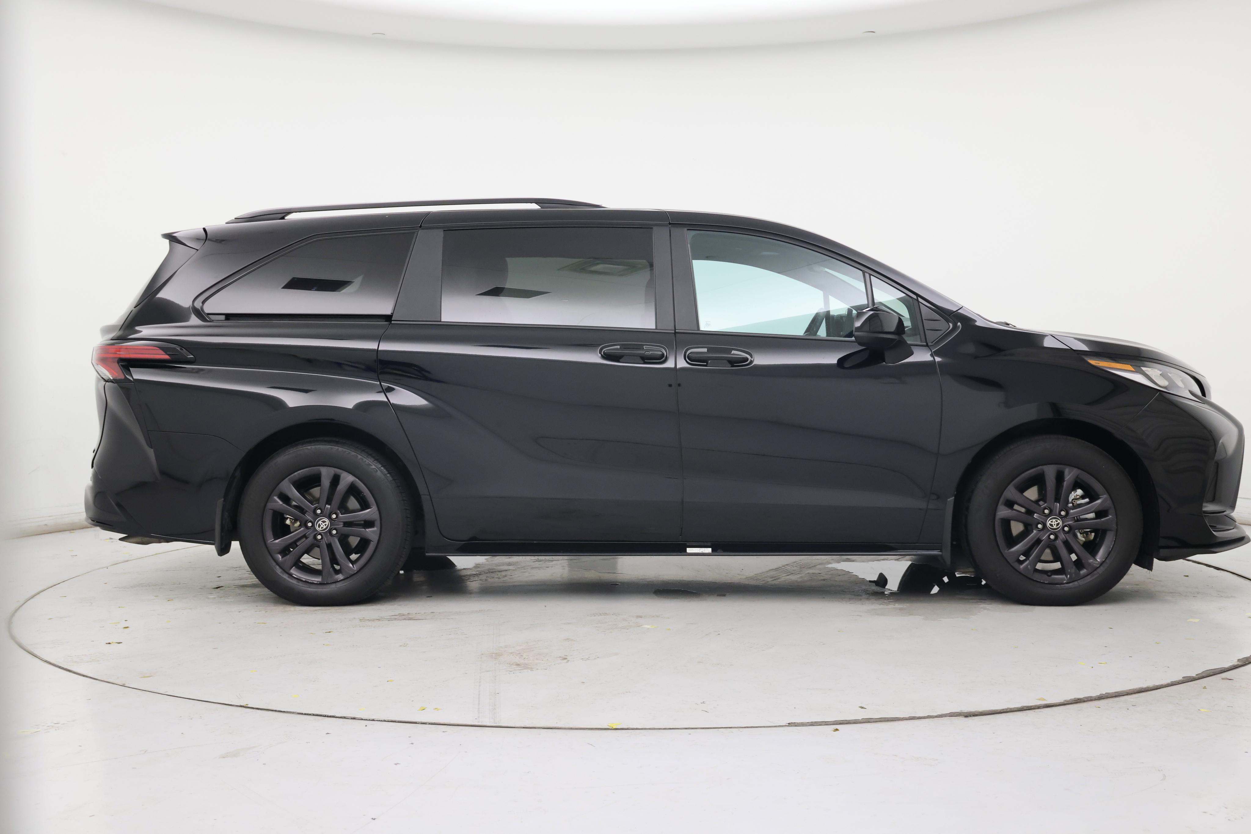 Thumbnail: 2025 Toyota Sienna - 7