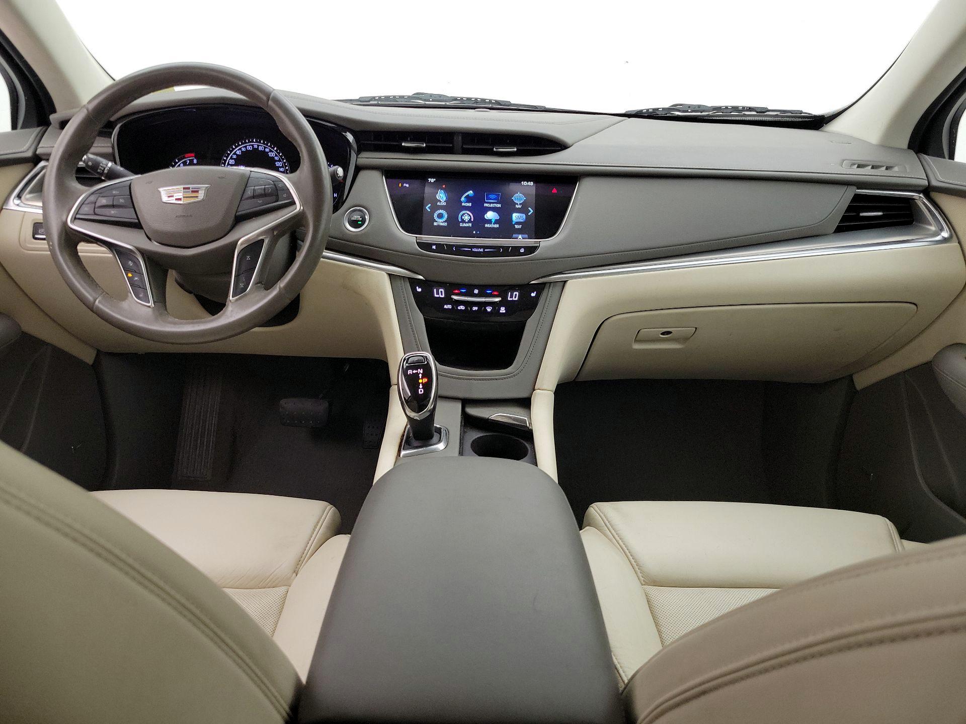 Thumbnail: 2017 Cadillac XT5 - 9