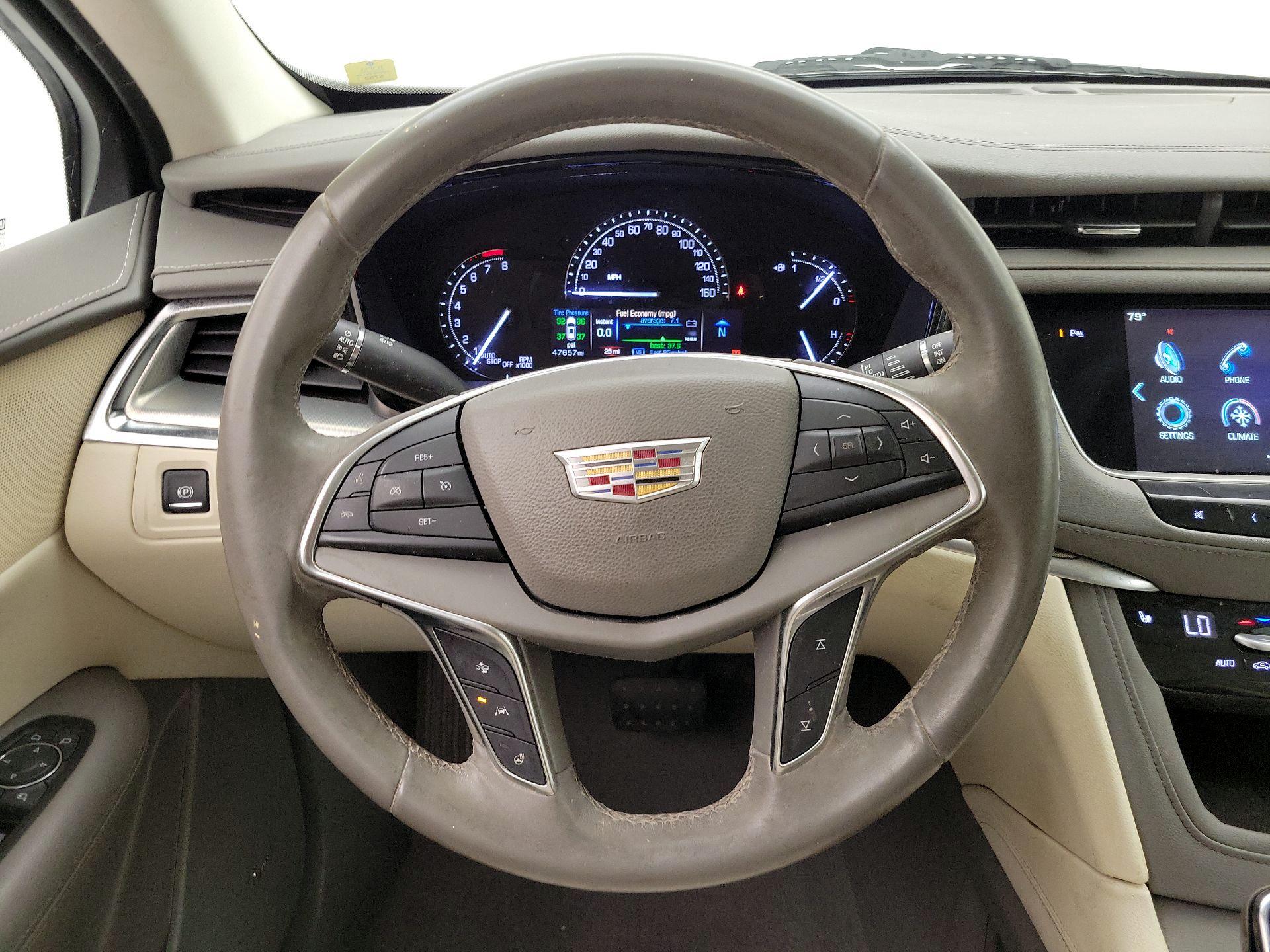 Thumbnail: 2017 Cadillac XT5 - 10