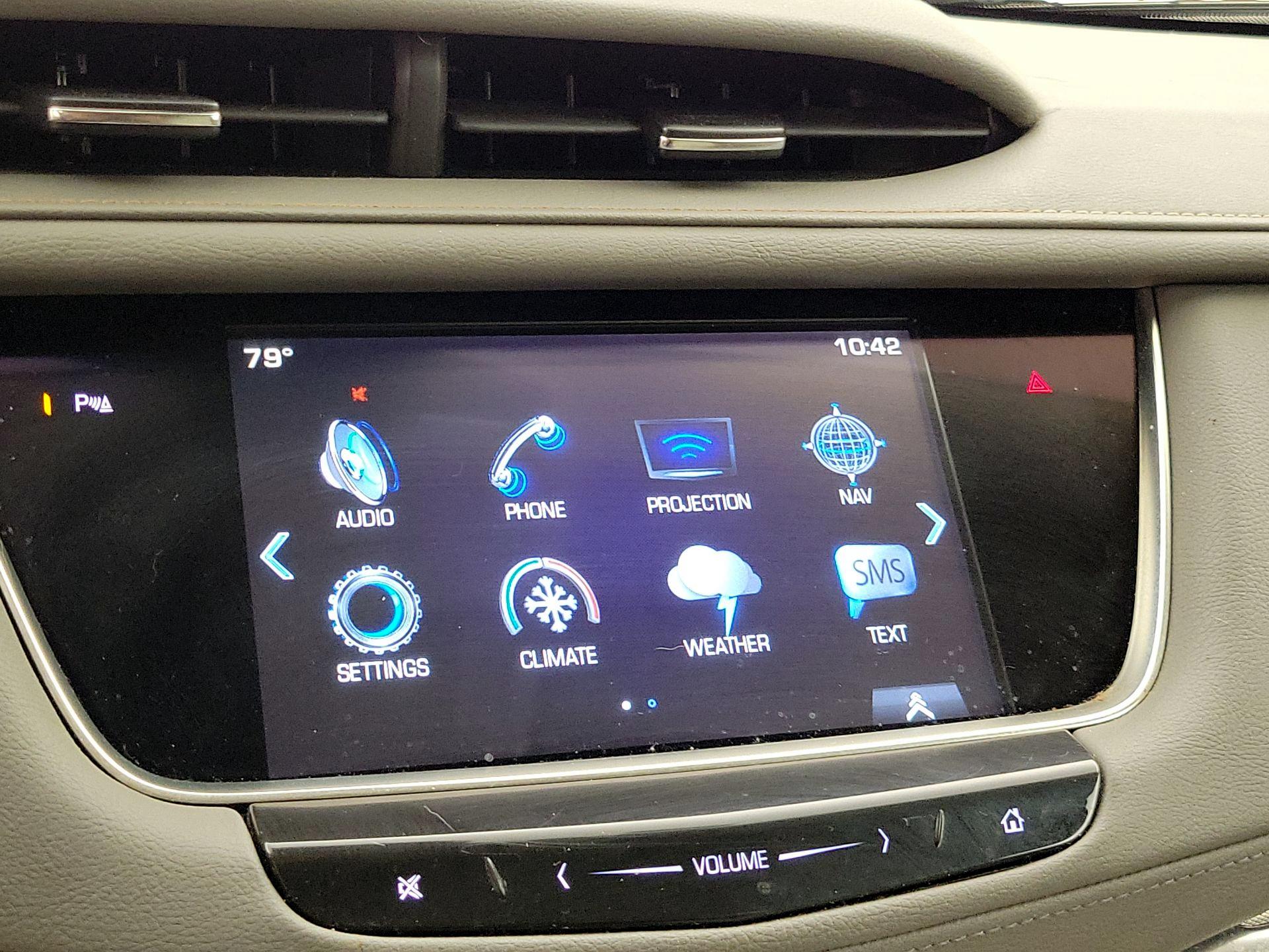 Thumbnail: 2017 Cadillac XT5 - 15