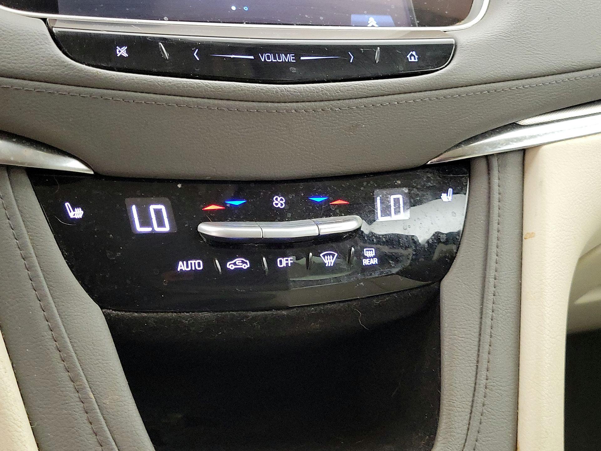 Thumbnail: 2017 Cadillac XT5 - 16