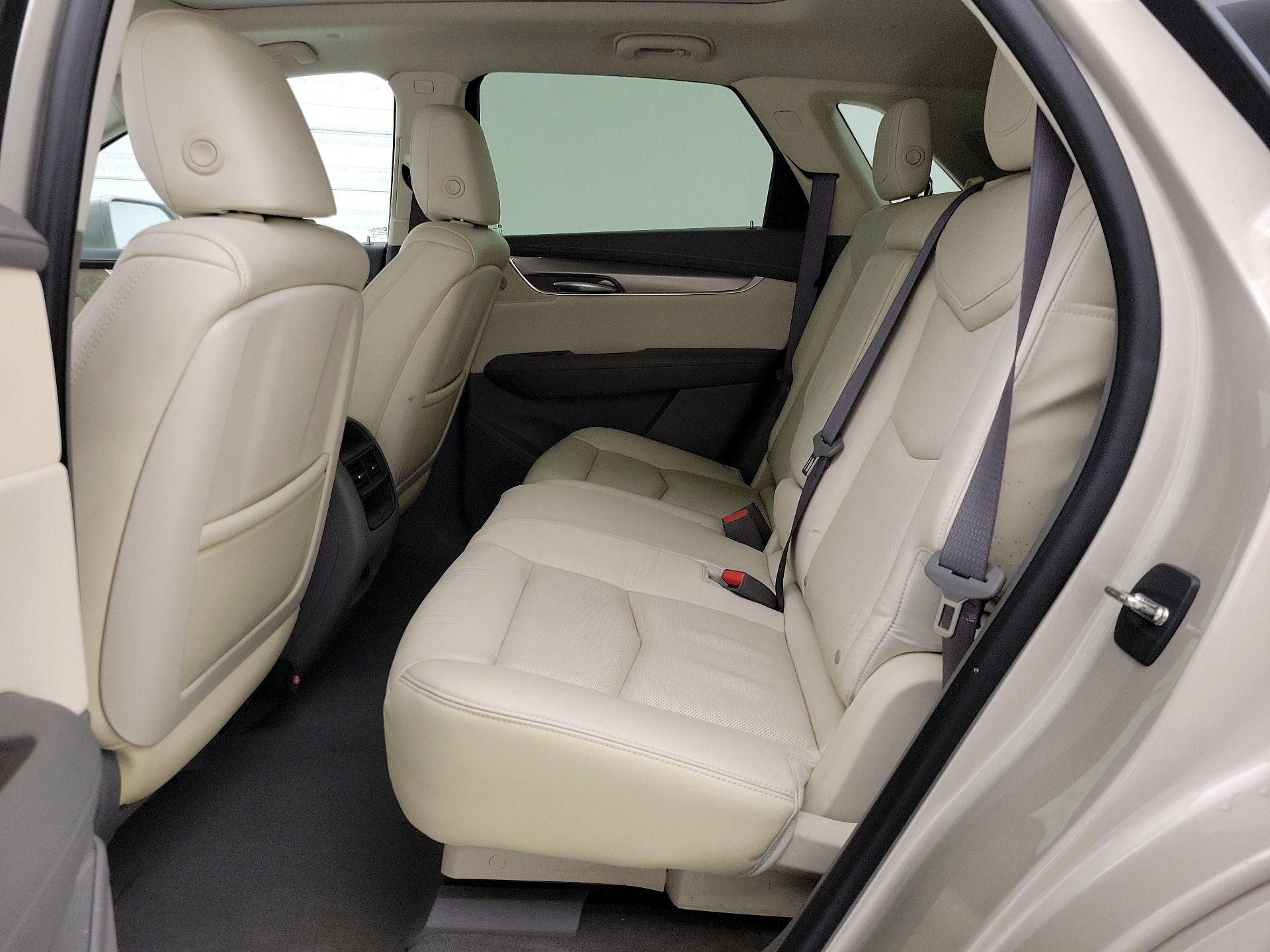 Thumbnail: 2017 Cadillac XT5 - 19