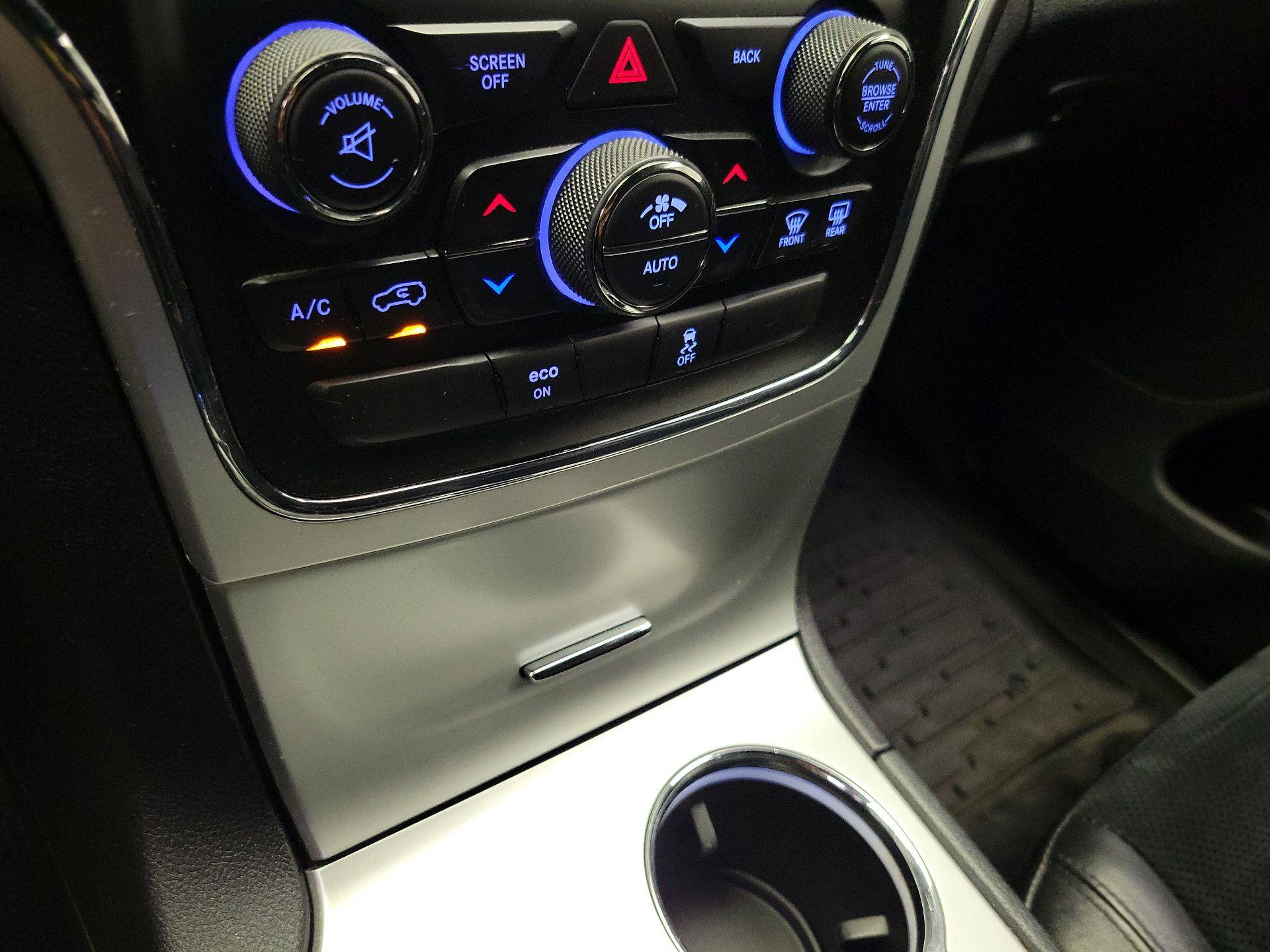 Thumbnail: 2015 Jeep Grand Cherokee - 15