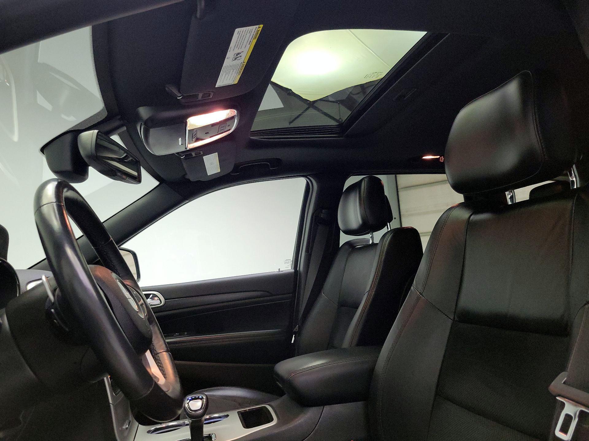 Thumbnail: 2015 Jeep Grand Cherokee - 18