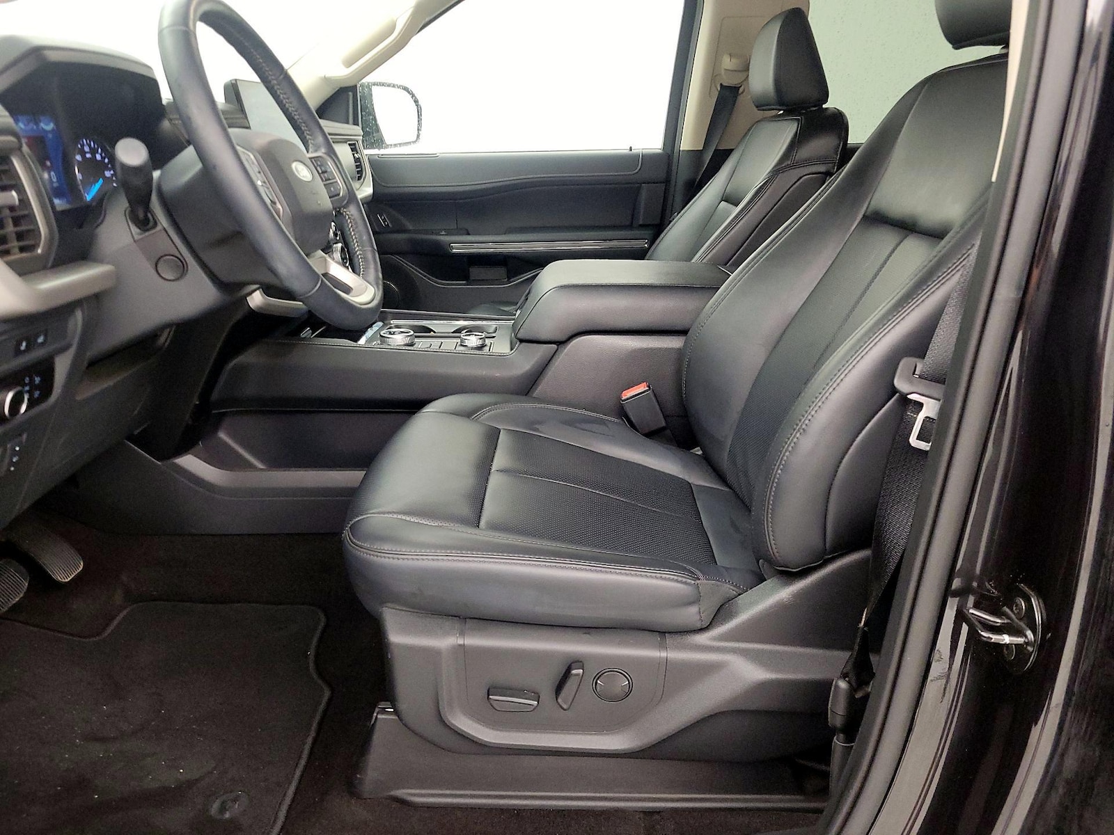 2023 Ford Expedition XLT - Photo 12