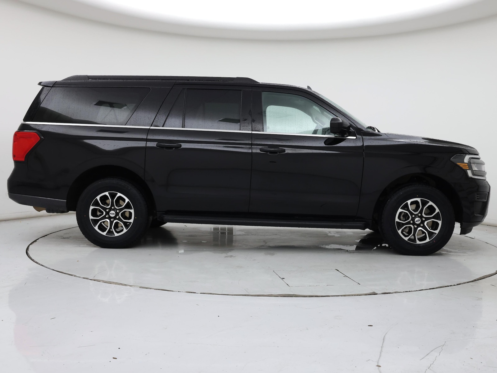 2023 Ford Expedition XLT - Photo 8