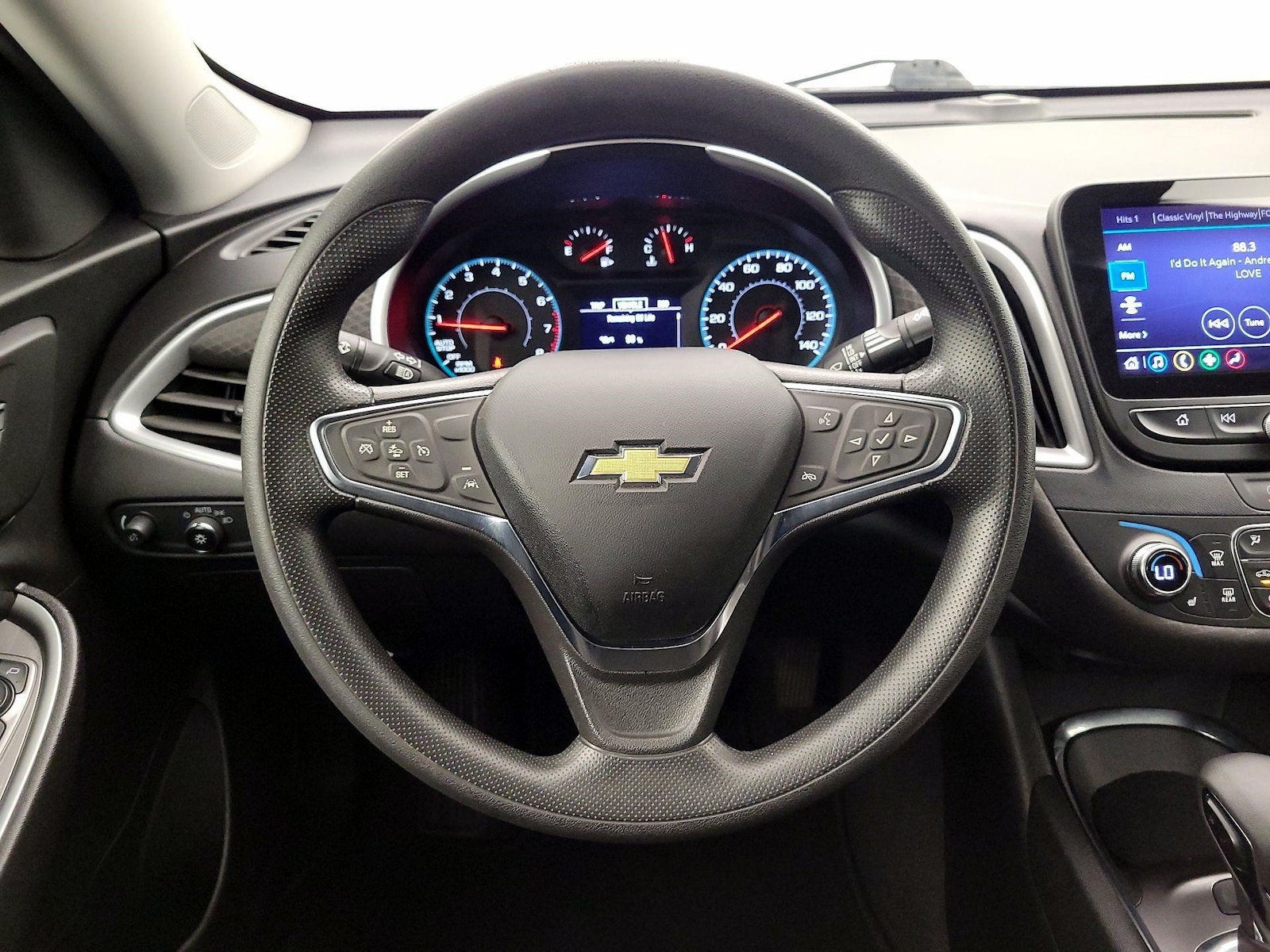 2023 Chevrolet Malibu 1LT - Photo 11