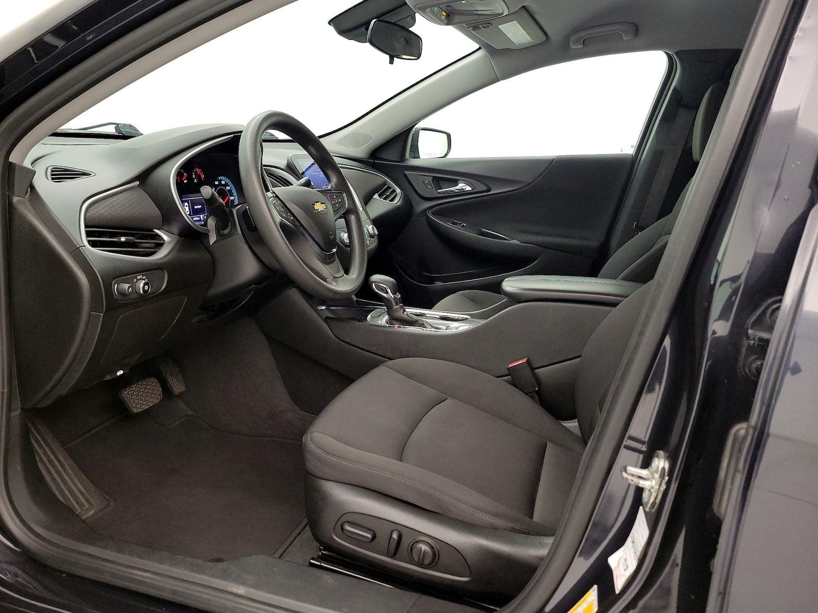 2023 Chevrolet Malibu 1LT - Photo 12