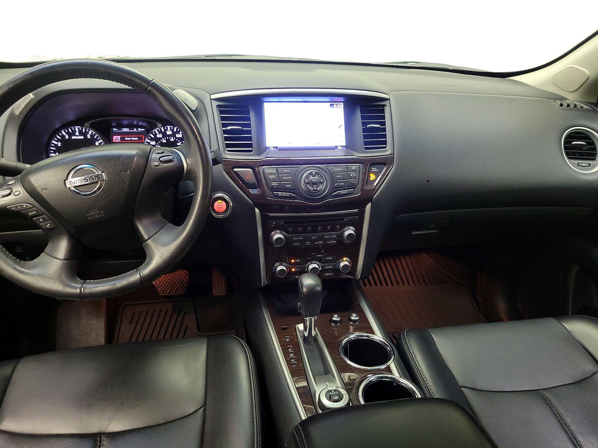 Thumbnail: 2015 Nissan Pathfinder - 9