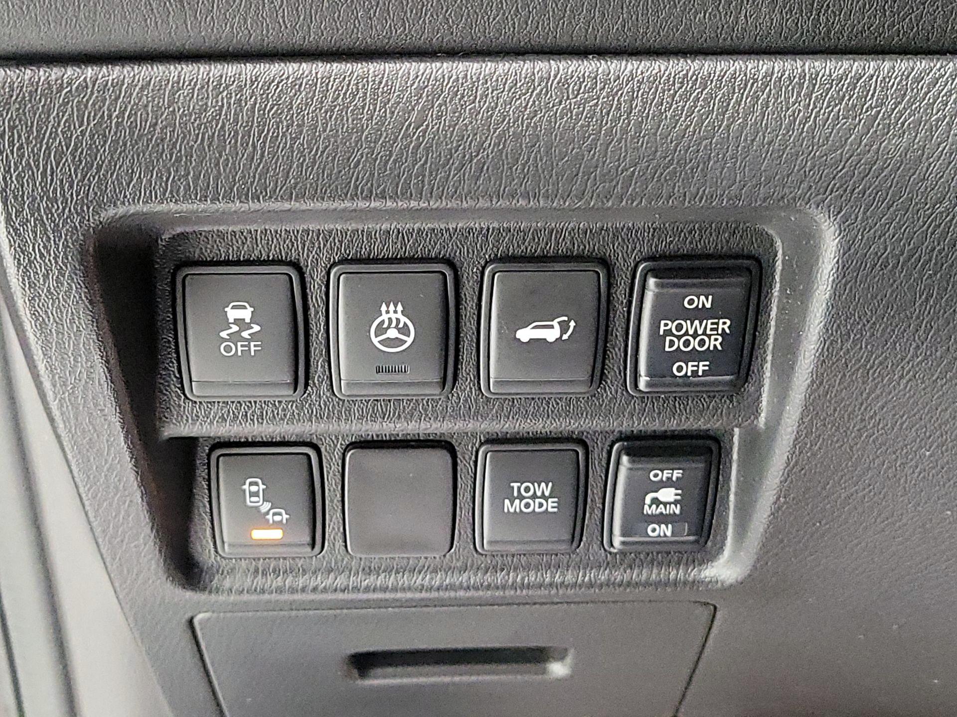 Thumbnail: 2015 Nissan Pathfinder - 13