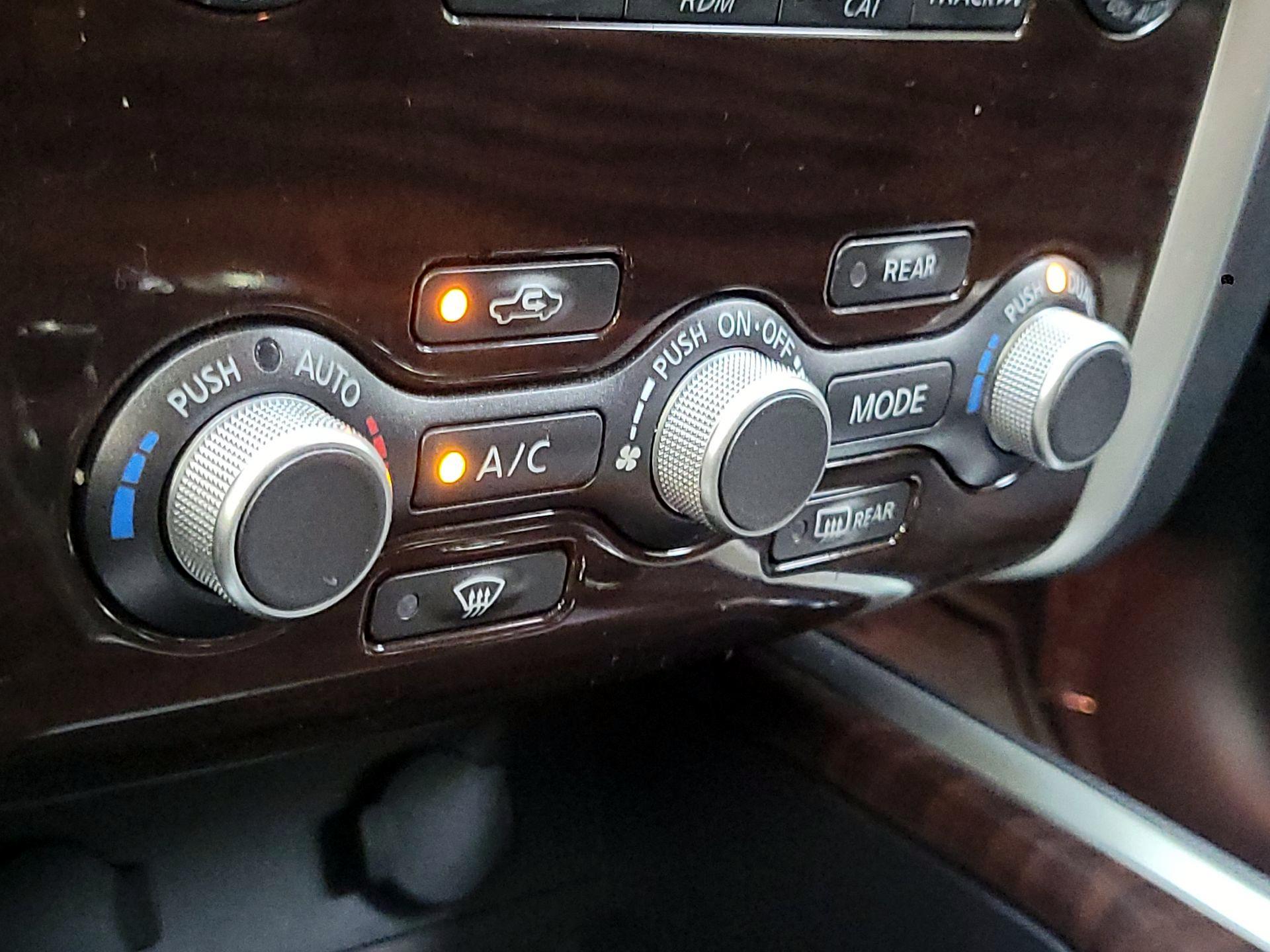 Thumbnail: 2015 Nissan Pathfinder - 17