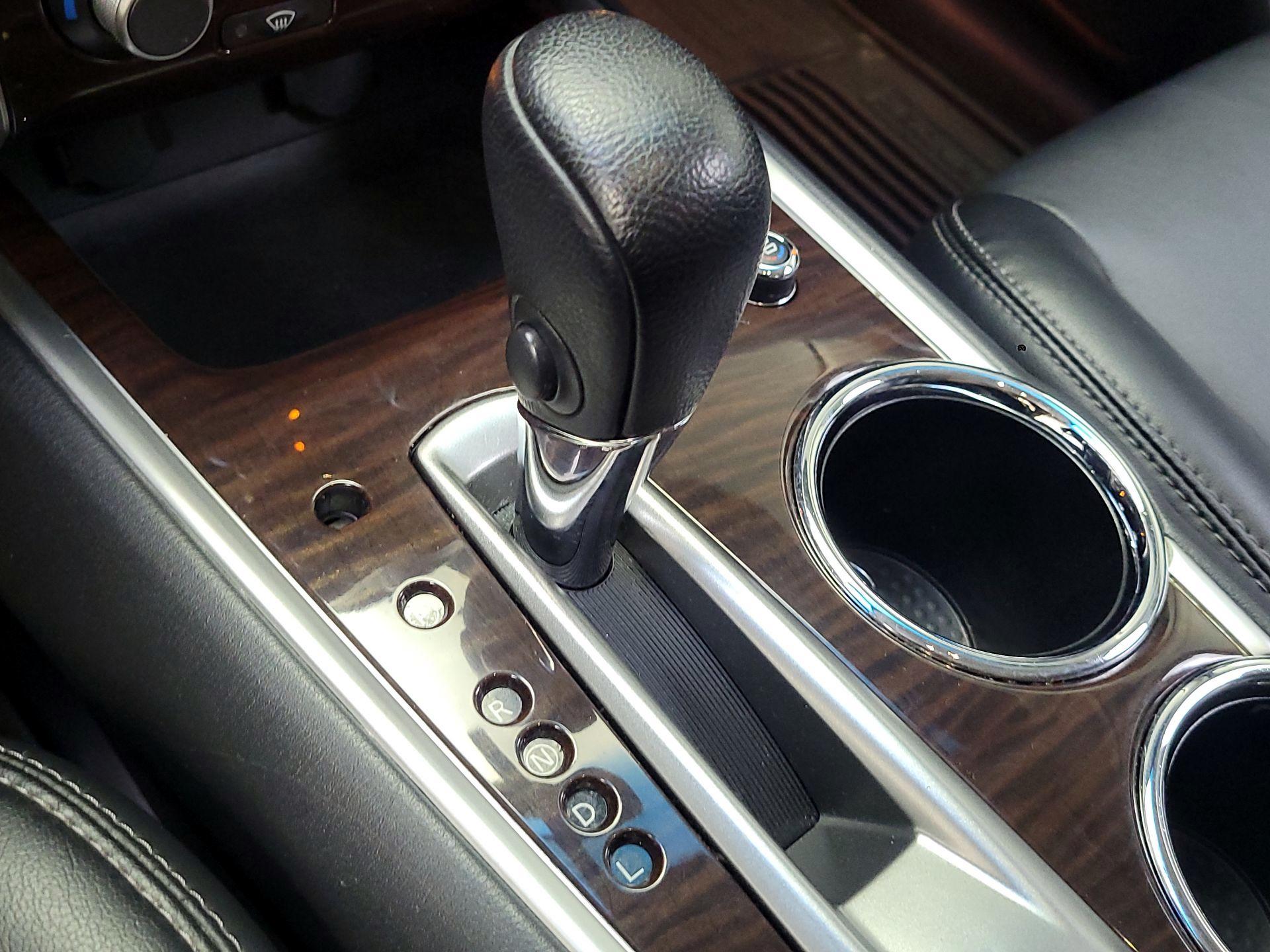 Thumbnail: 2015 Nissan Pathfinder - 18
