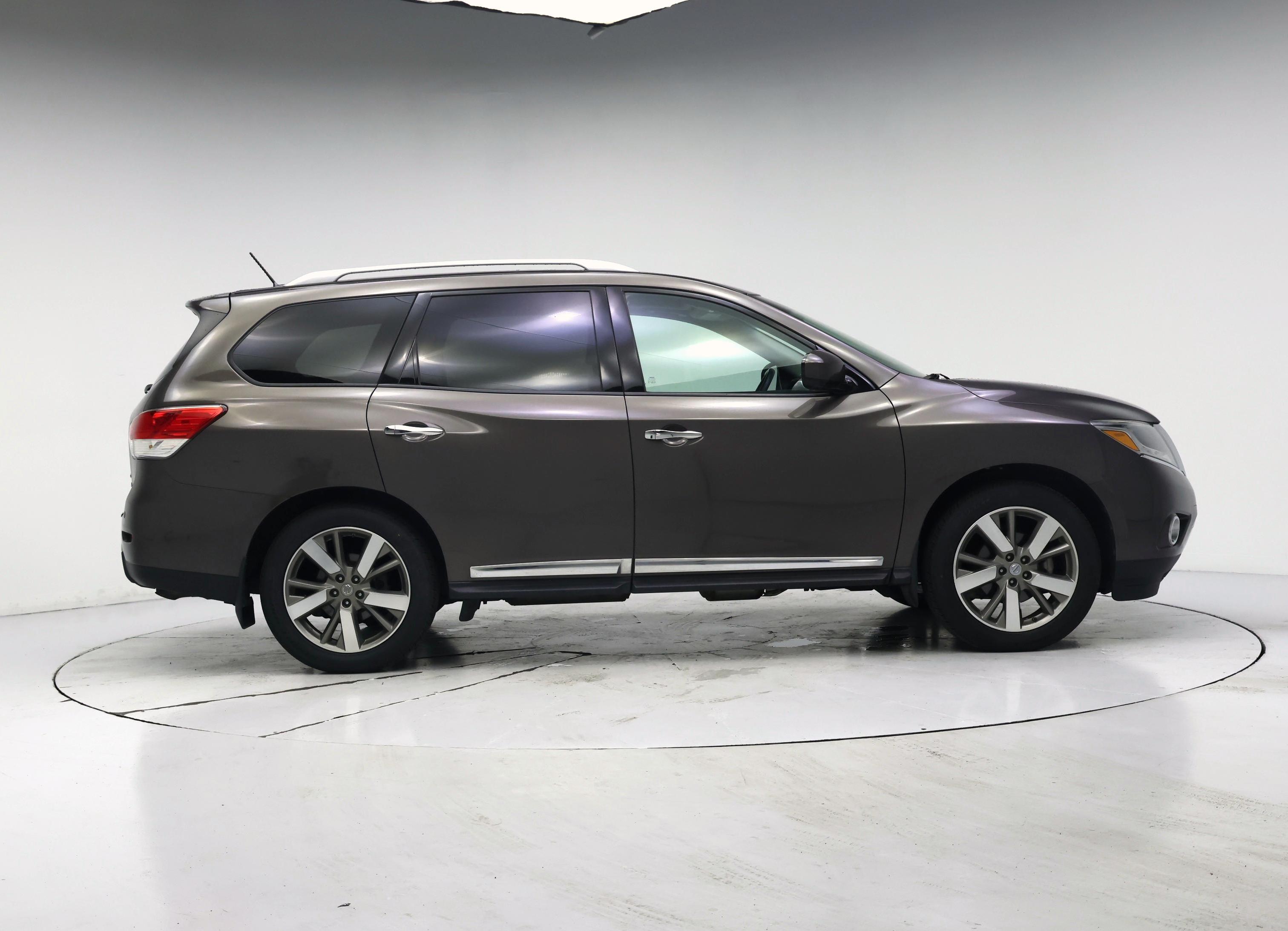Thumbnail: 2015 Nissan Pathfinder - 7