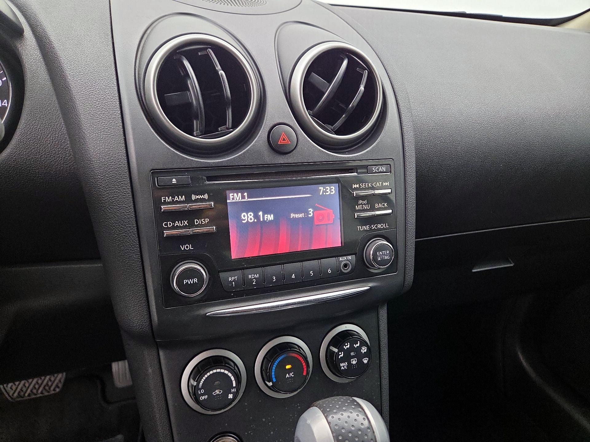Thumbnail: 2015 Nissan Rogue - 15