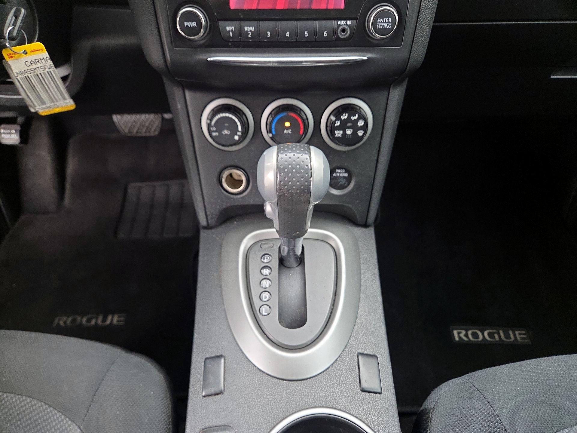 Thumbnail: 2015 Nissan Rogue - 17