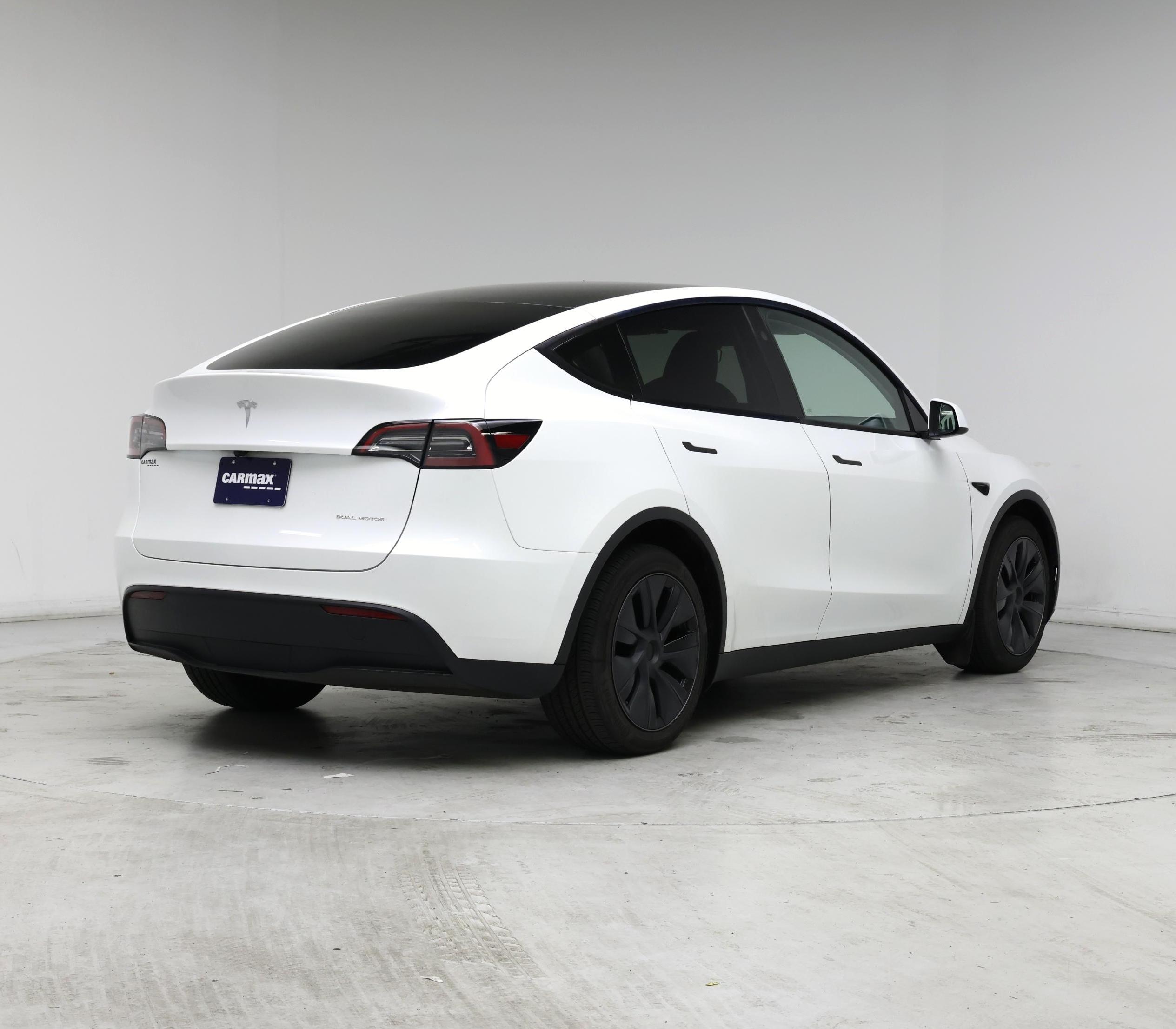 Thumbnail: 2025 Tesla Model Y - 8