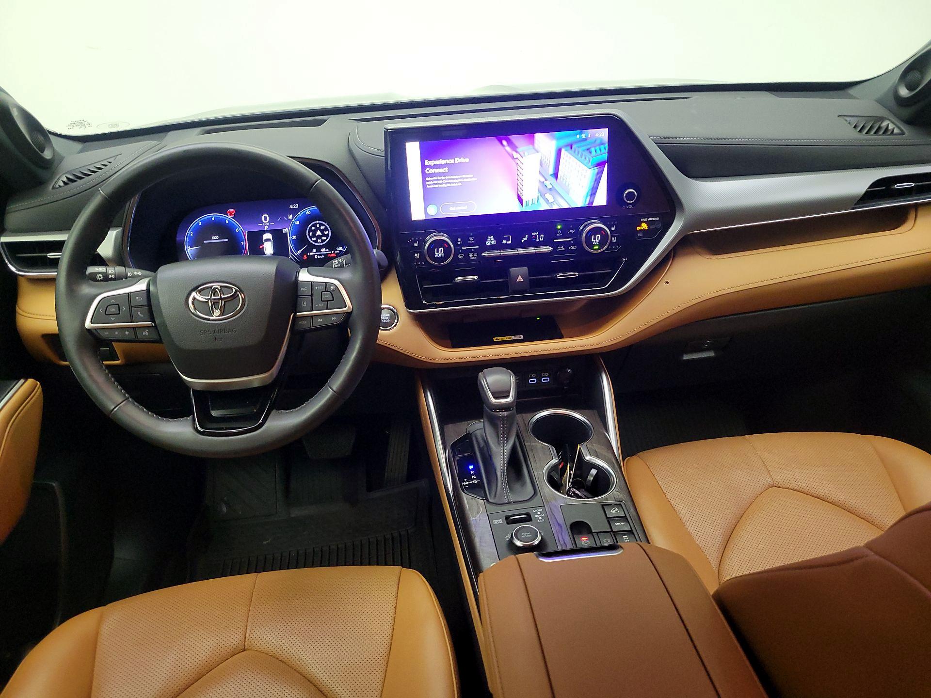Thumbnail: 2023 Toyota Highlander - 9