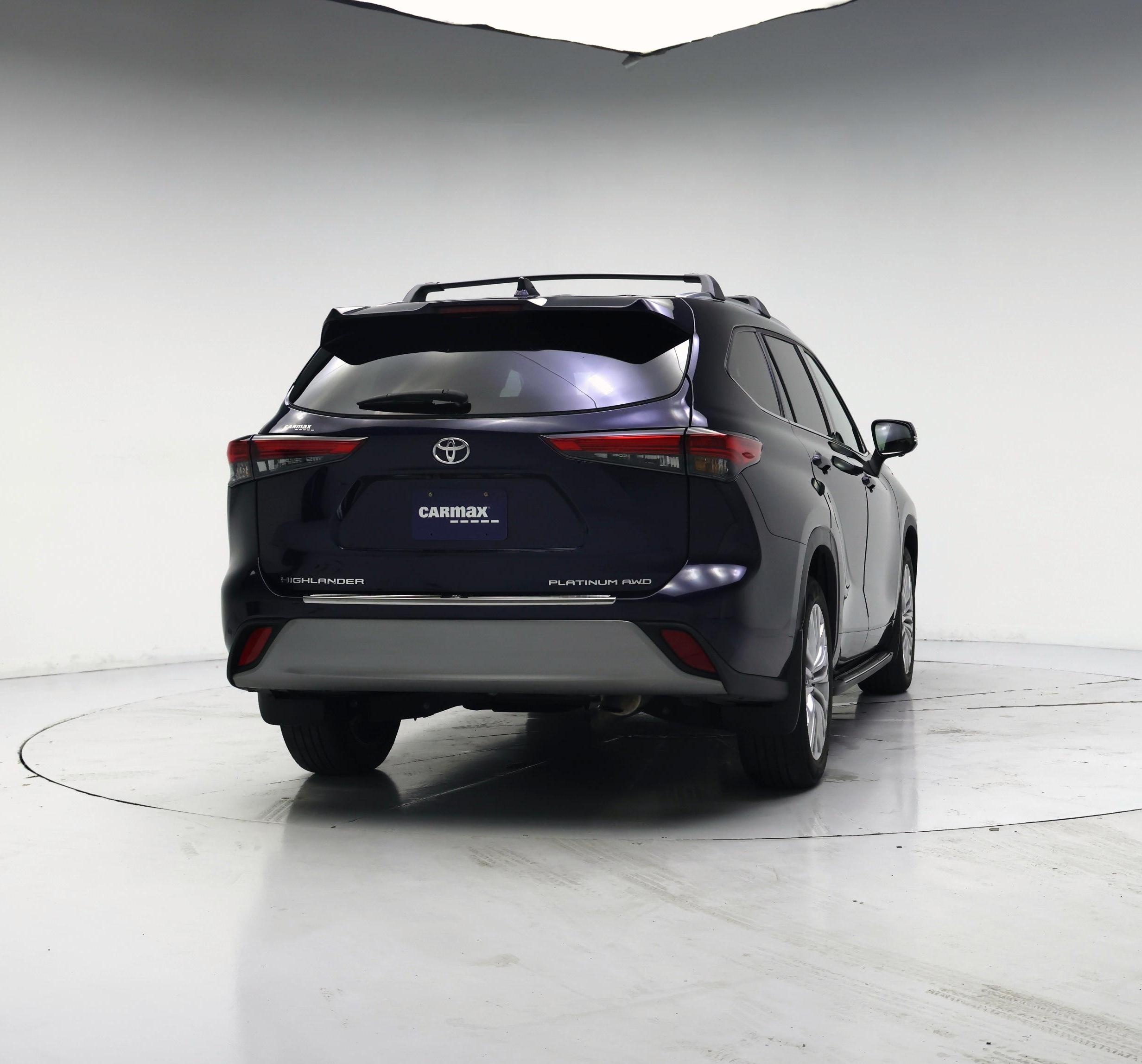 Thumbnail: 2023 Toyota Highlander - 8