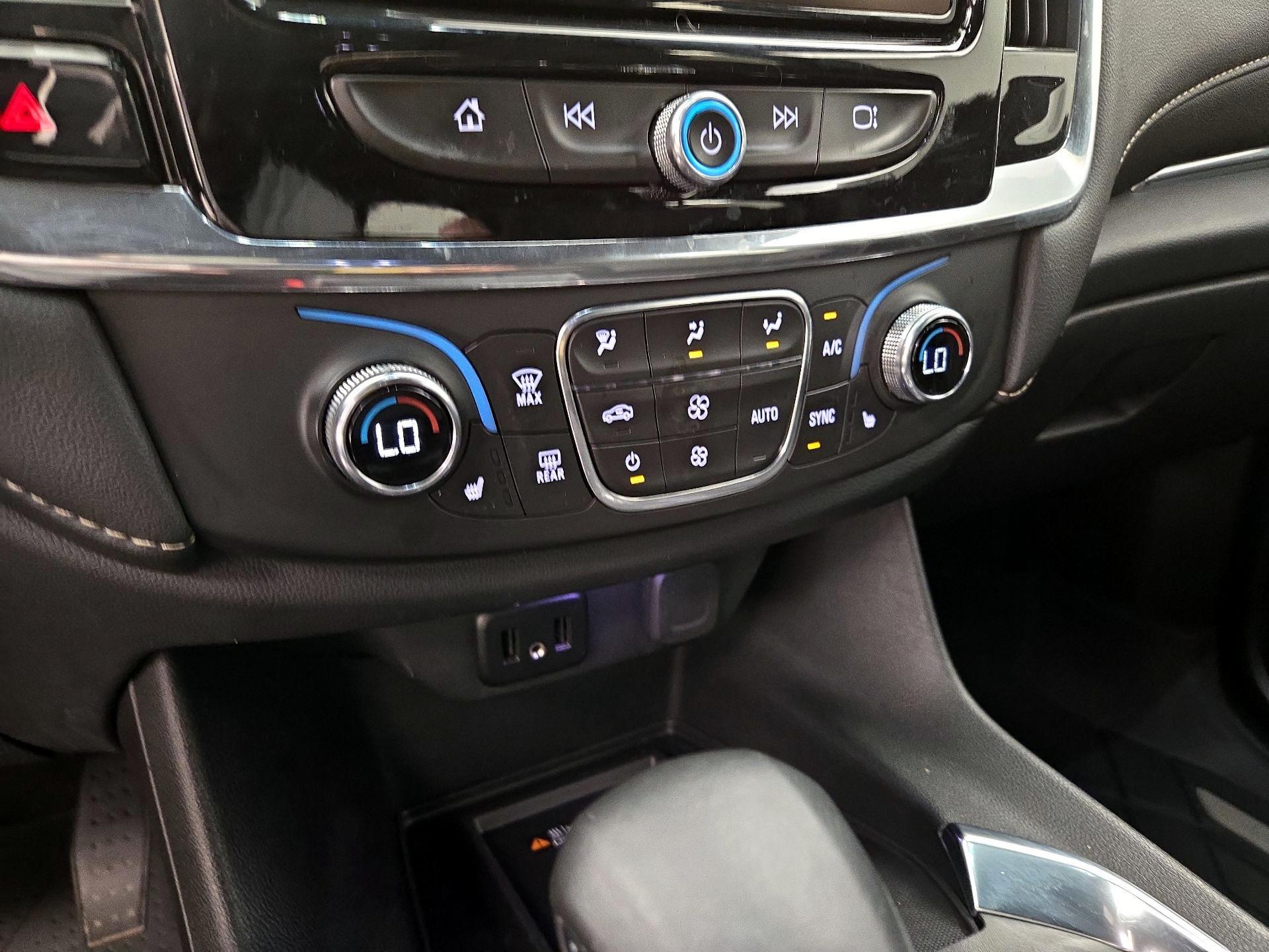 Thumbnail: 2023 Chevrolet Traverse - 16