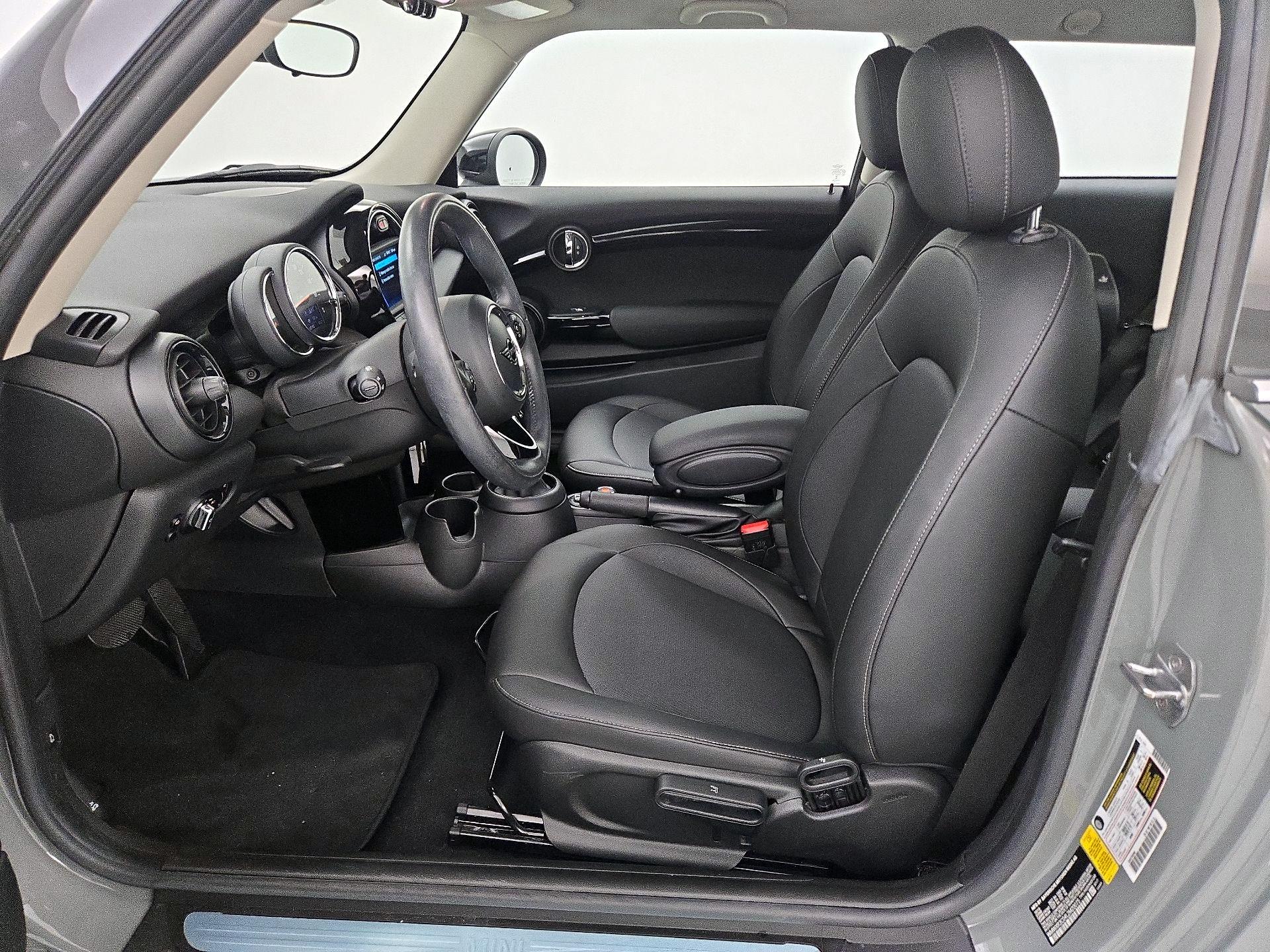 Thumbnail: 2020 MINI Cooper Hardtop - 11